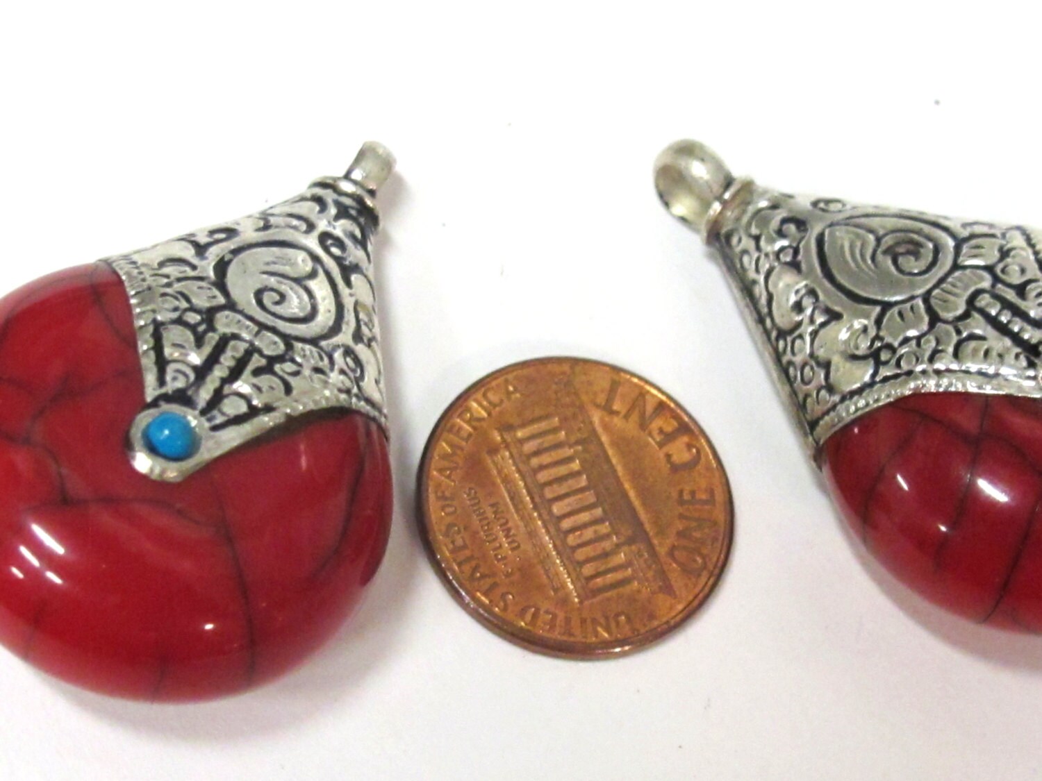 1 pendant - Tibetan silver red crackle resin reversible pendant with lotus carved design on bail - PM537
