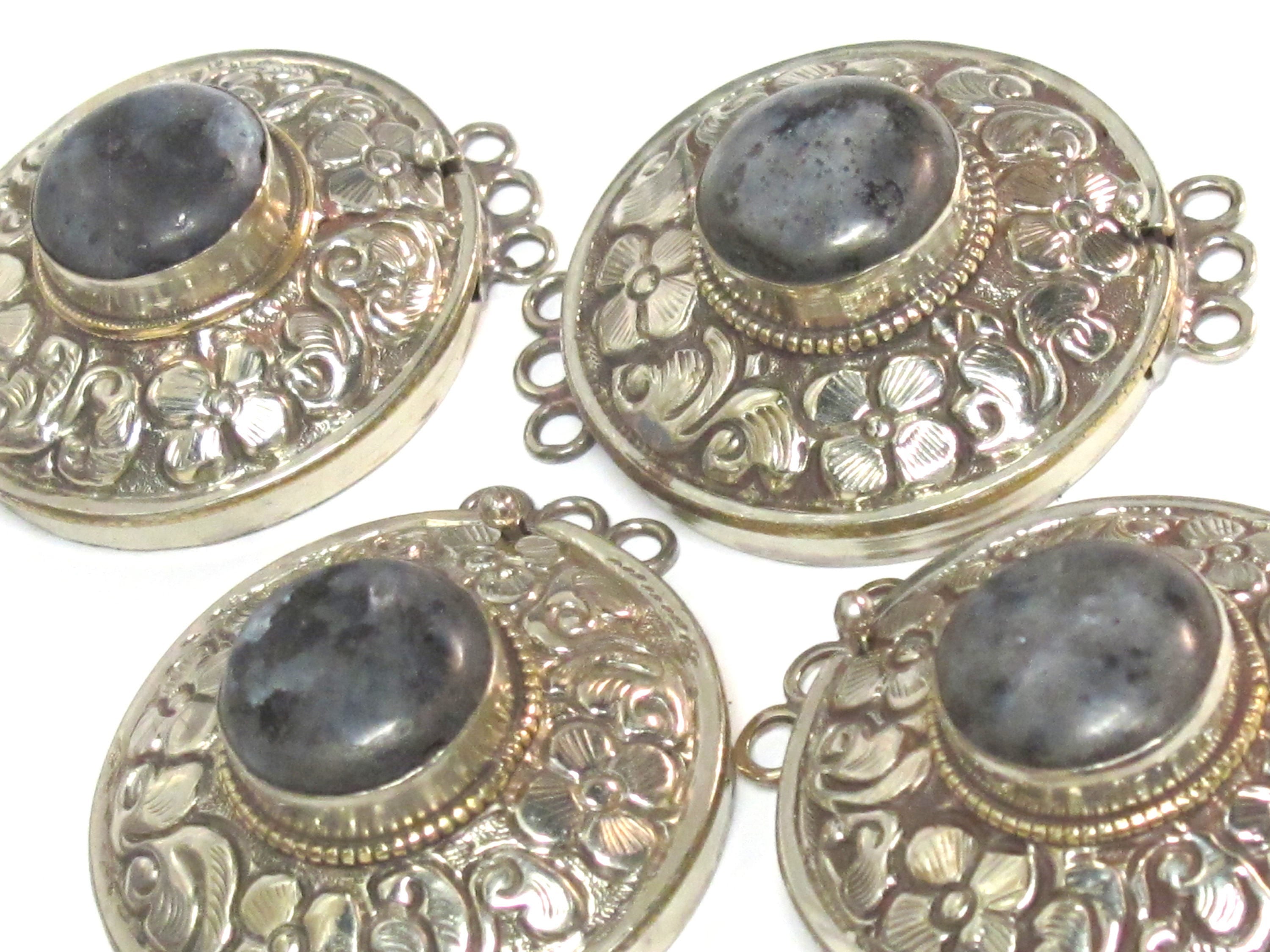 1 clasp - Large round shape ethnic Tibetan silver finish labradorite gemstone inlaid statement clasp pendant from Nepal - LN041B
