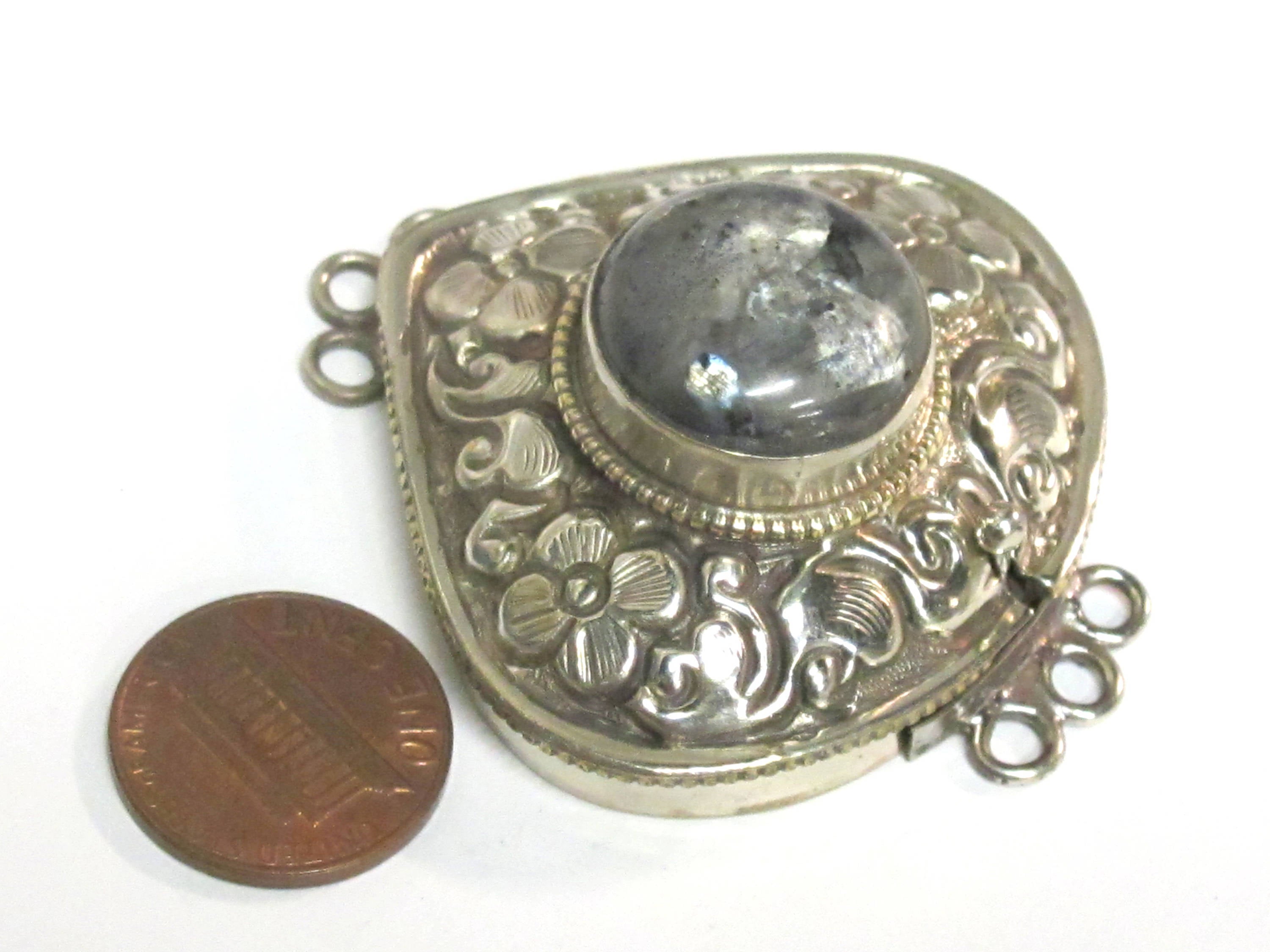 1 clasp - Large triangular heart shape ethnic Tibetan silver finish labradorite gemstone inlaid statement clasp pendant from Nepal - LN041C