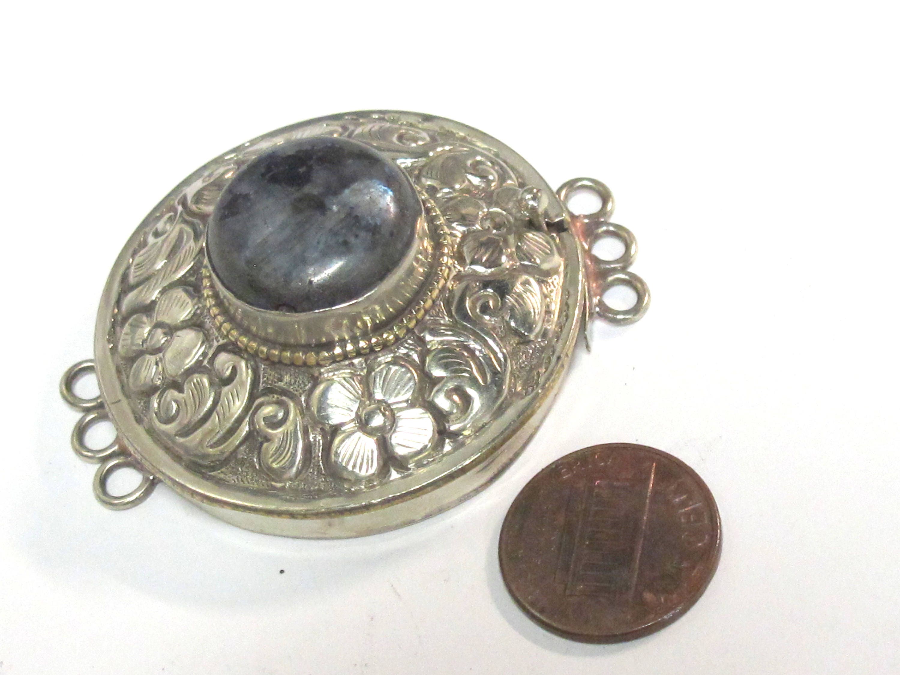 1 clasp - Large round shape ethnic Tibetan silver finish labradorite gemstone inlaid statement clasp pendant from Nepal - LN041B
