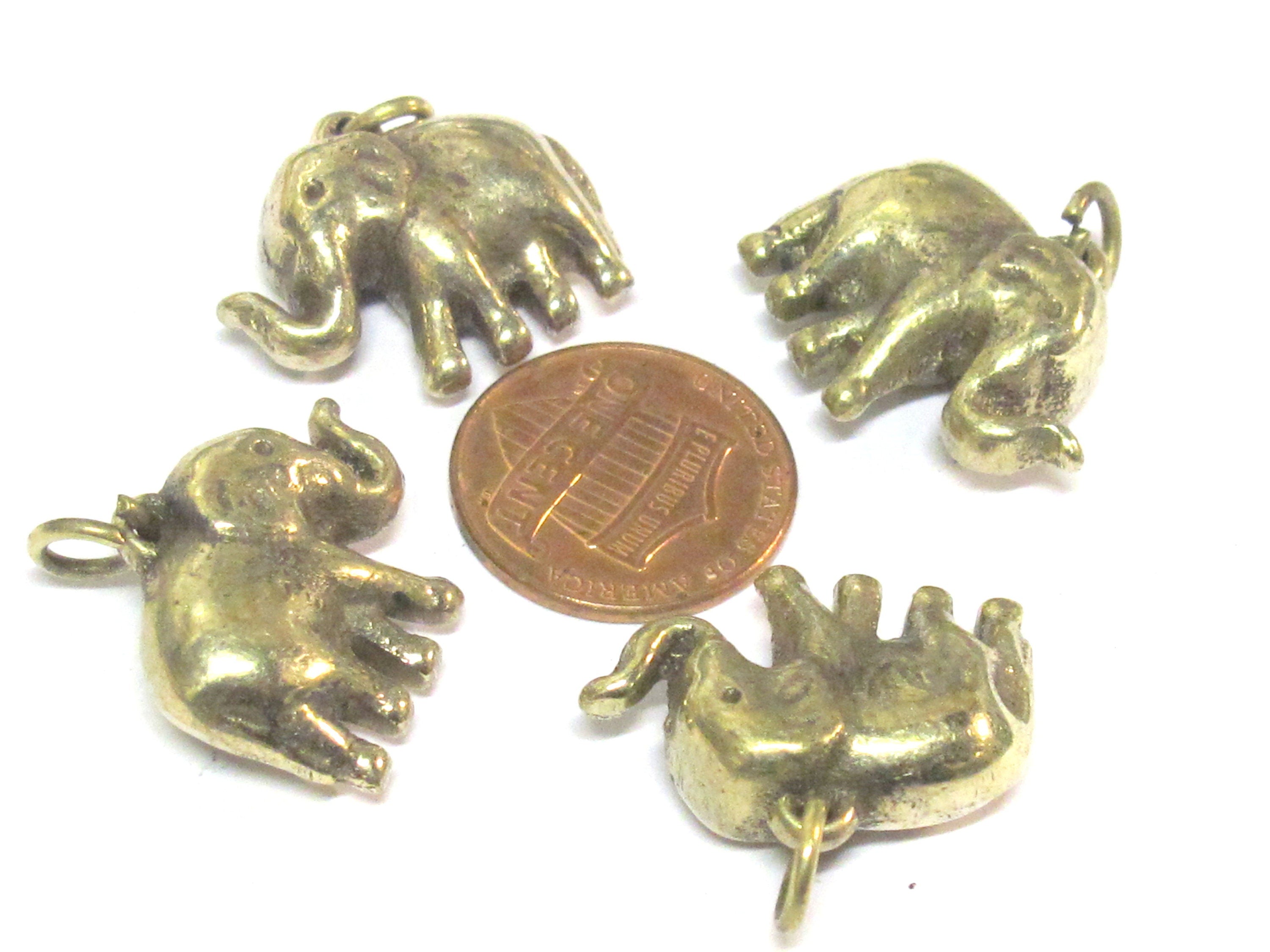 1 Pendant - Small size ethnic Tibetan solid brass elephant pendant from Nepal - CP132s