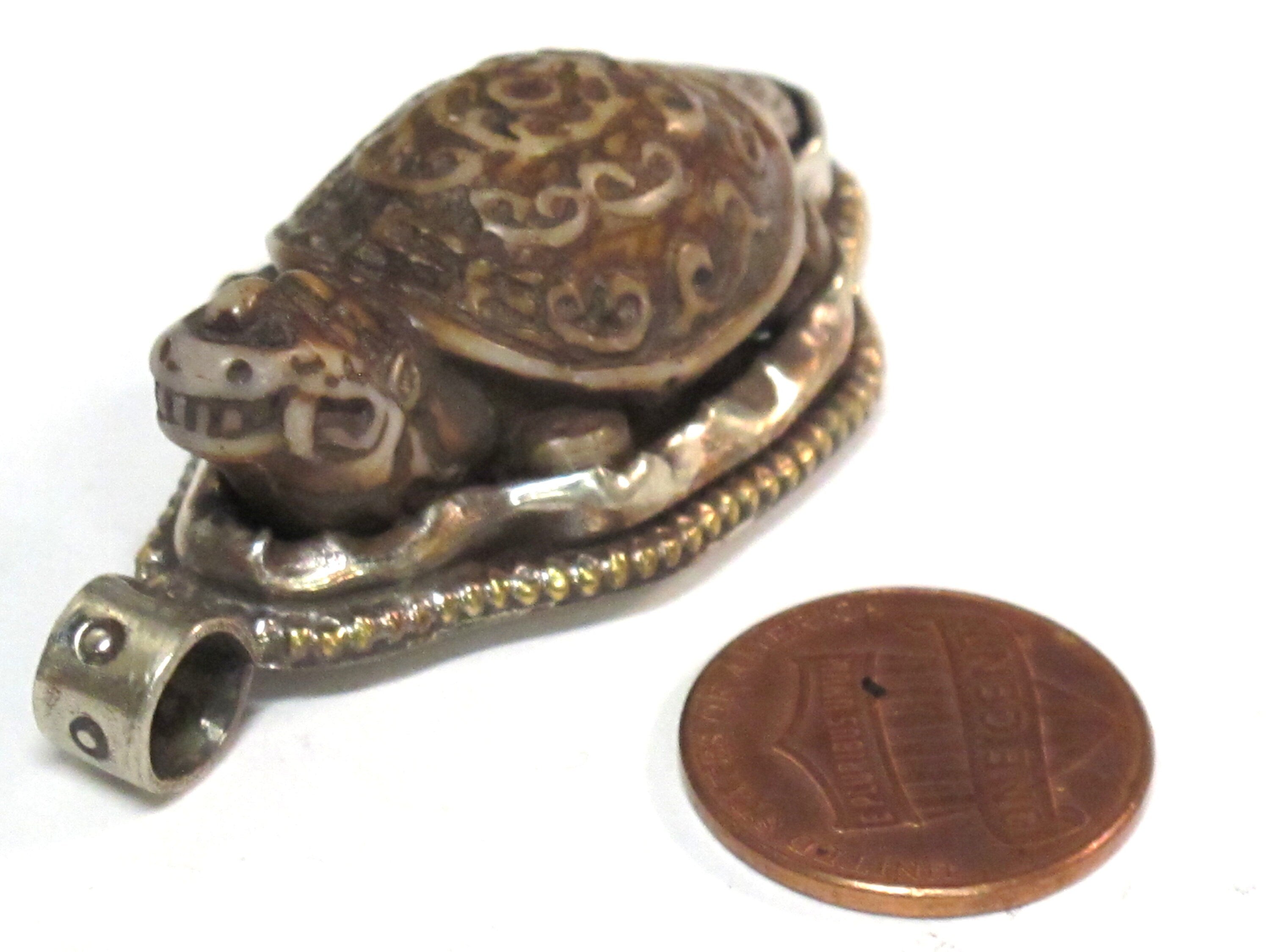1 Pendant - Tibetan brown color carved Bone turtle tortoise design pendant with floral carving on reverse side - PB013D