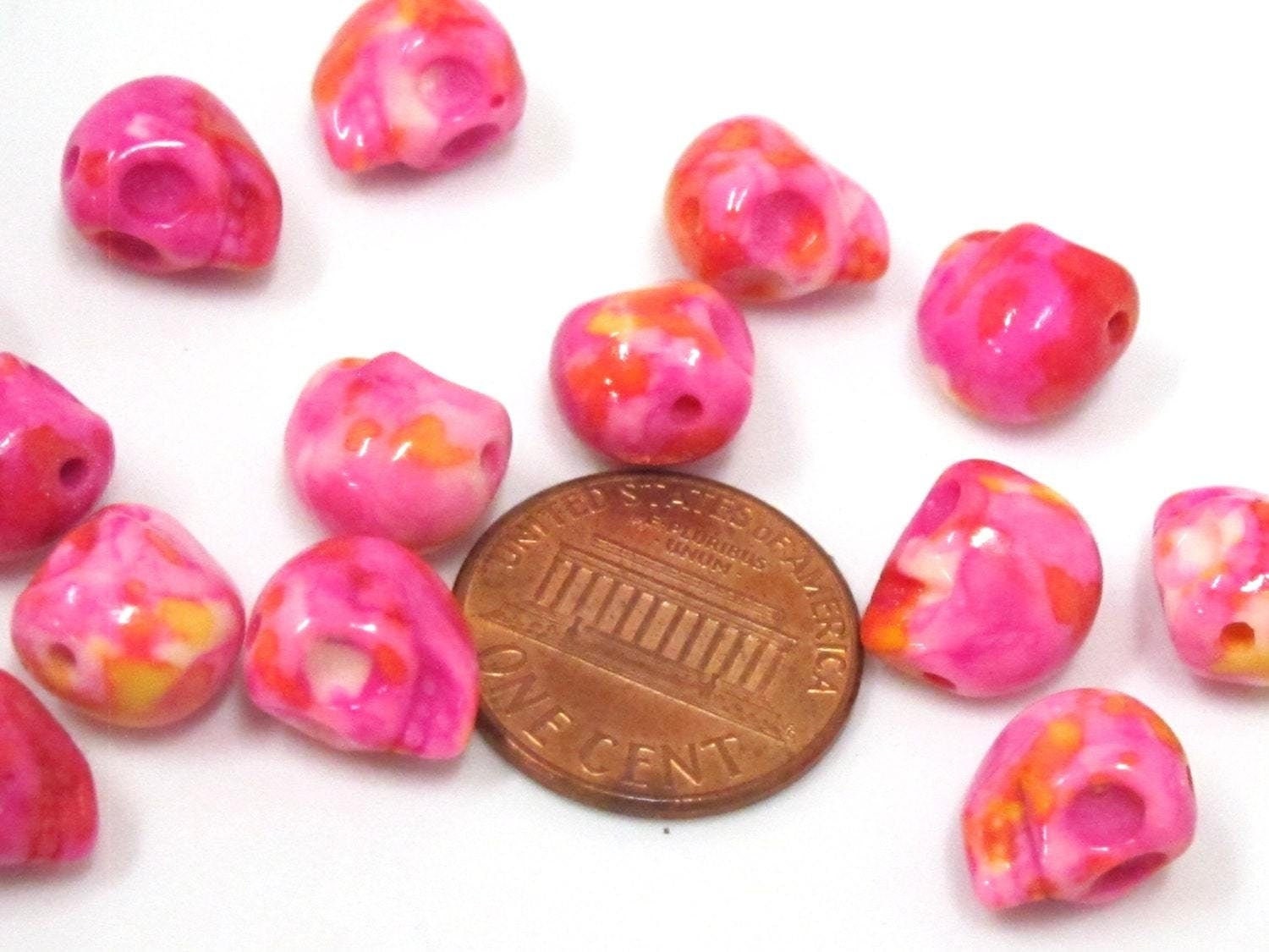 4 Beads - Pink color dyed jade small skull beads - GM373B