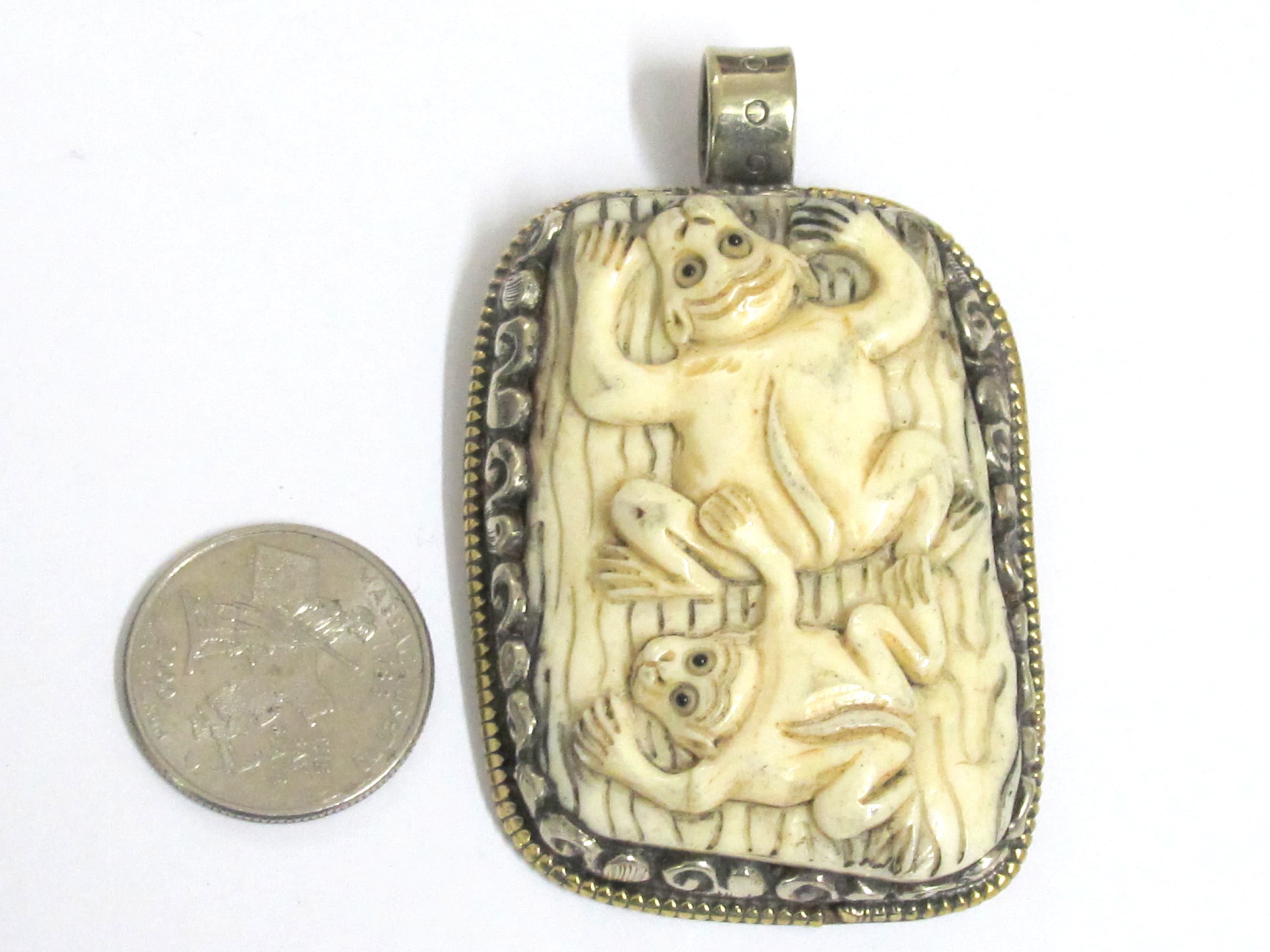 1 Pendant - Large Ethnic Tibetan carved recycled cattle bone frog design pendant with flower carving on reverse side - PB001D