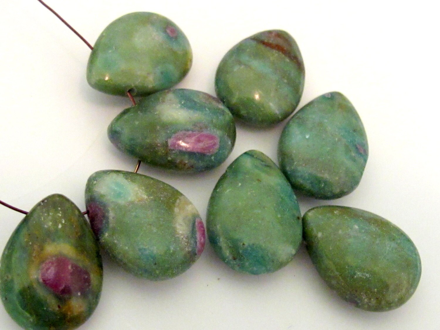Ruby Zoisite gemstone drop beads - 2 beads - GM063
