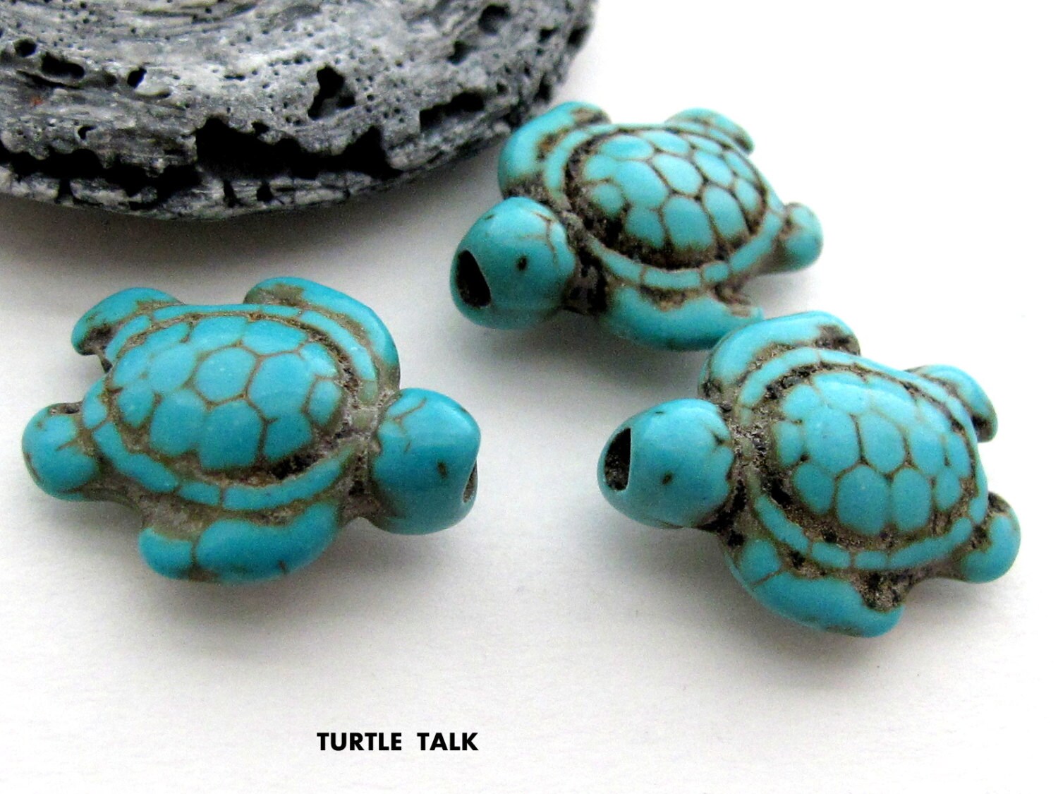 2 Beads-Howlite turquoise Carved Turtle charm beads - GM068