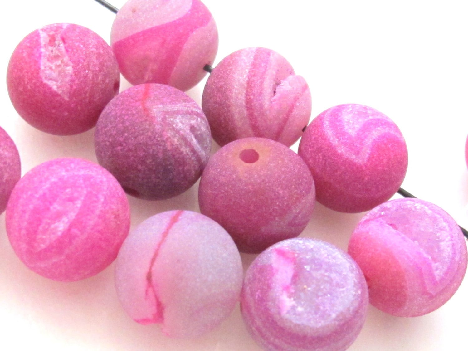 Large Fuschia Pink druzy agate geode round beads - 4 beads - GM070 - 14 mm