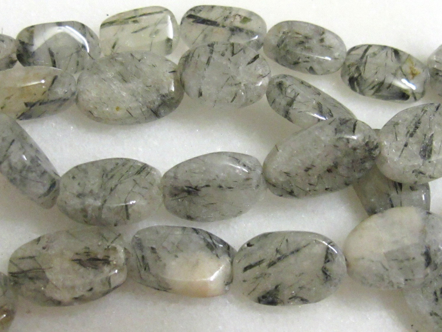 10 Beads - Rutilated quartz small oval shape beads from Nepal - GM077