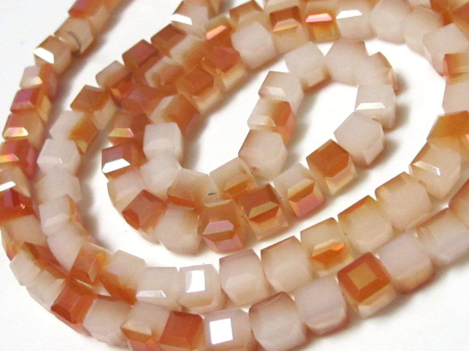 Cube glass crystal faceted beads - 6mm - 25 beads - BD368