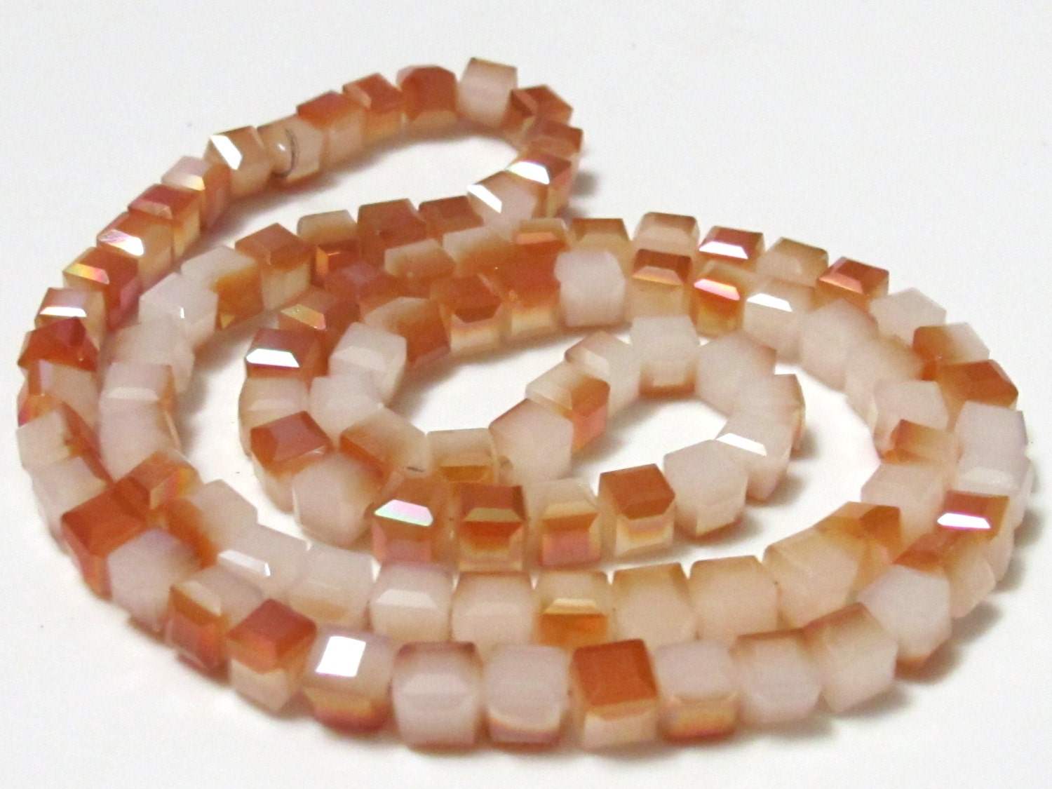 Cube glass crystal faceted beads - 6mm - 25 beads - BD368