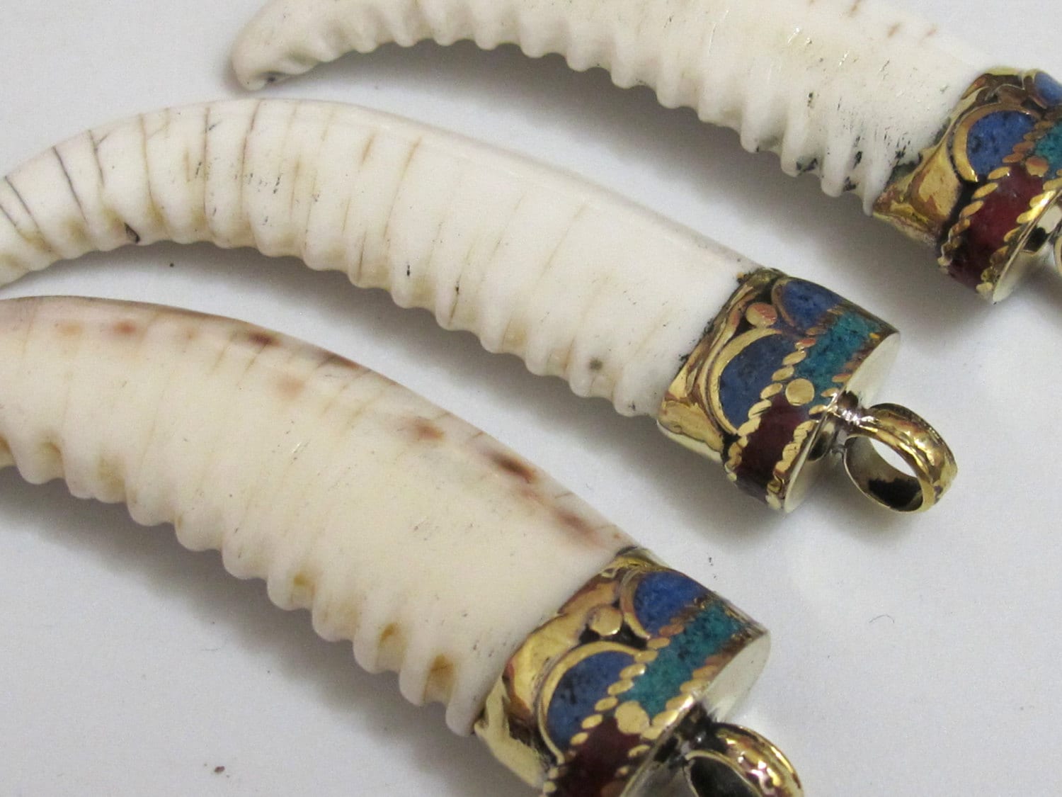 Tibetan cowrie shell shape tribal pendant with turquoise coral lapis inlay - 1 pendant - SP013
