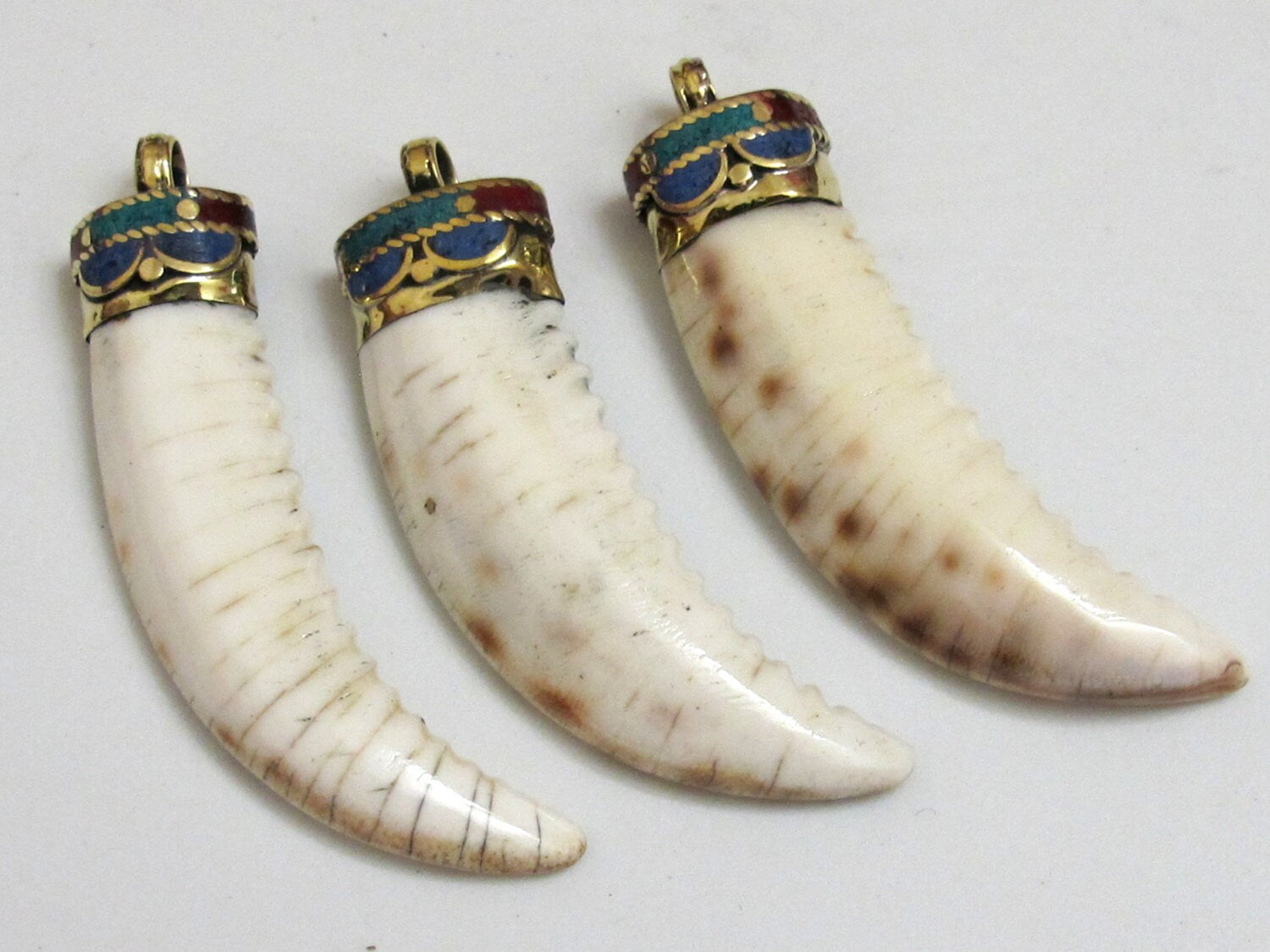Tibetan cowrie shell shape tribal pendant with turquoise coral lapis inlay - 1 pendant - SP013