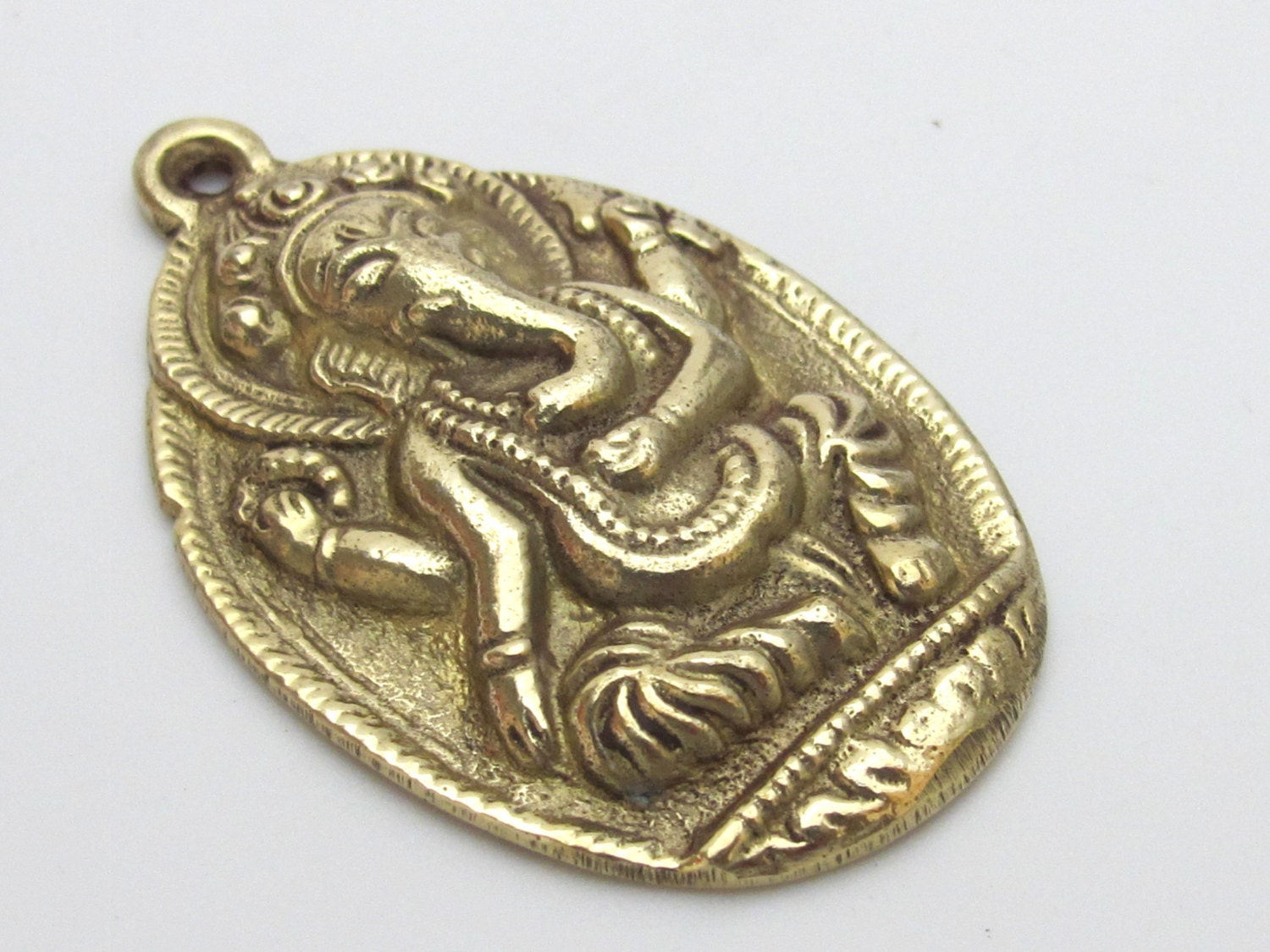 1 pendant - Nepal Large Oval shape ganpati ganesh ganesa ganesha brass pendant from Nepal -- CP013 - custom design copyright Nepalbeadshop