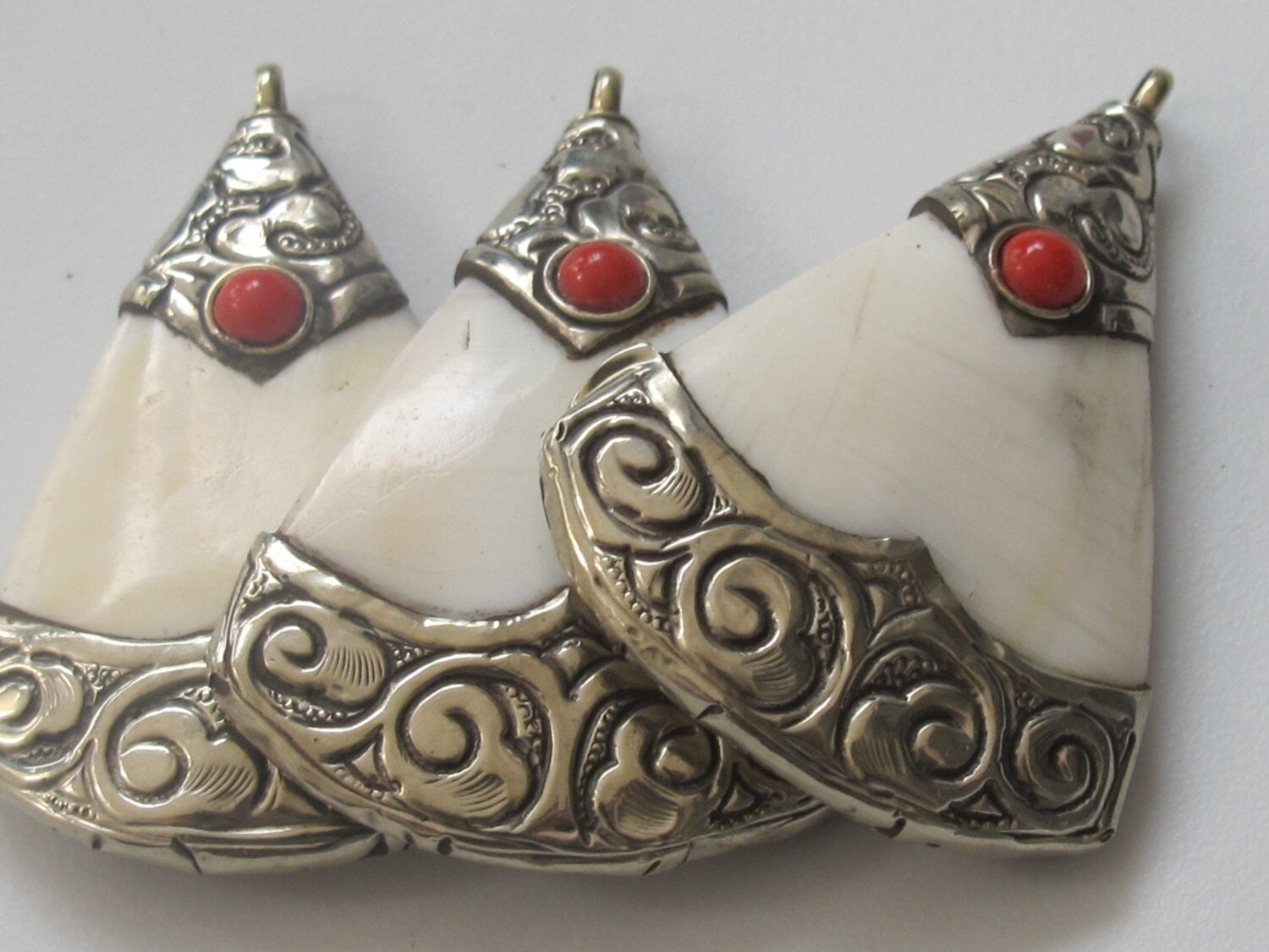 Triangle shape Tibetan silver encased naga conch shell pendant - 1 pendant - SP019