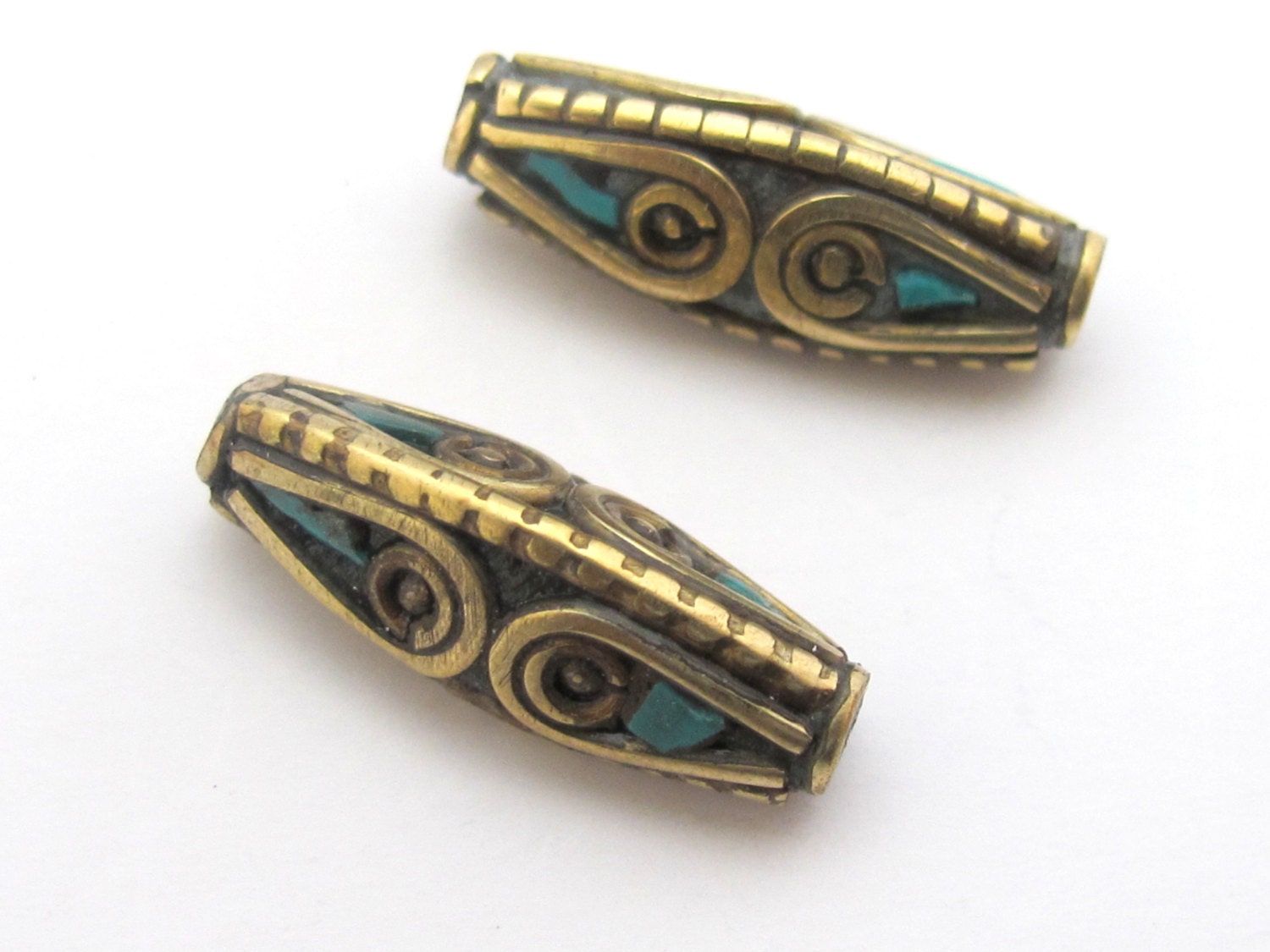 2 beads - Bicone shape Tibetan brass Beads with turquoise inlay - BD483