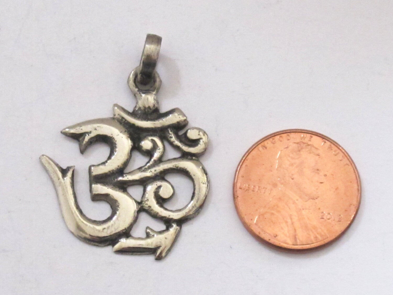Meditation yoga Sanskrit Om pendant from Nepal - CP031C