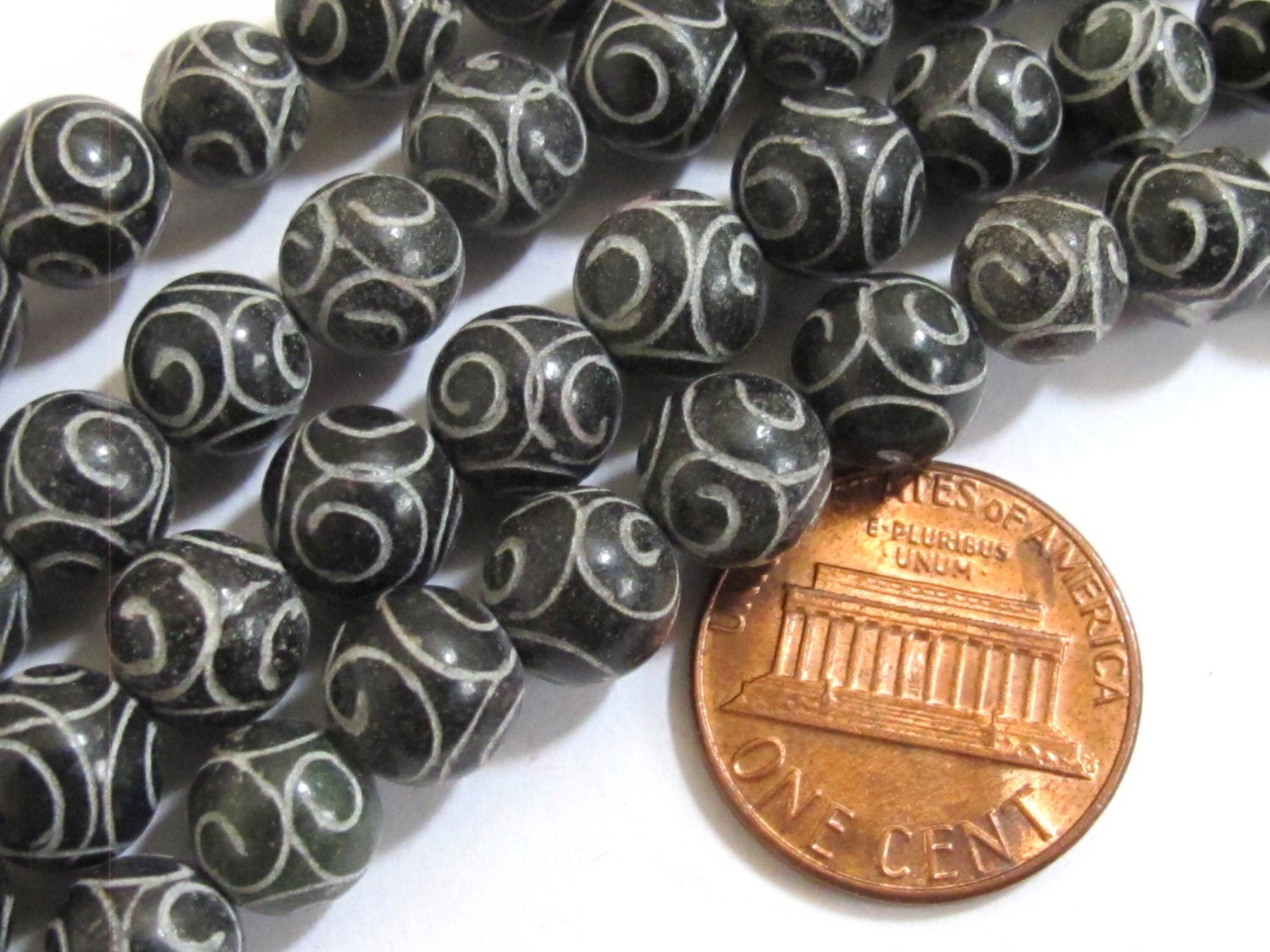 8 Beads-Ethnic carved Tibetan Jade gemstone beads - 8 mm size - GM003A