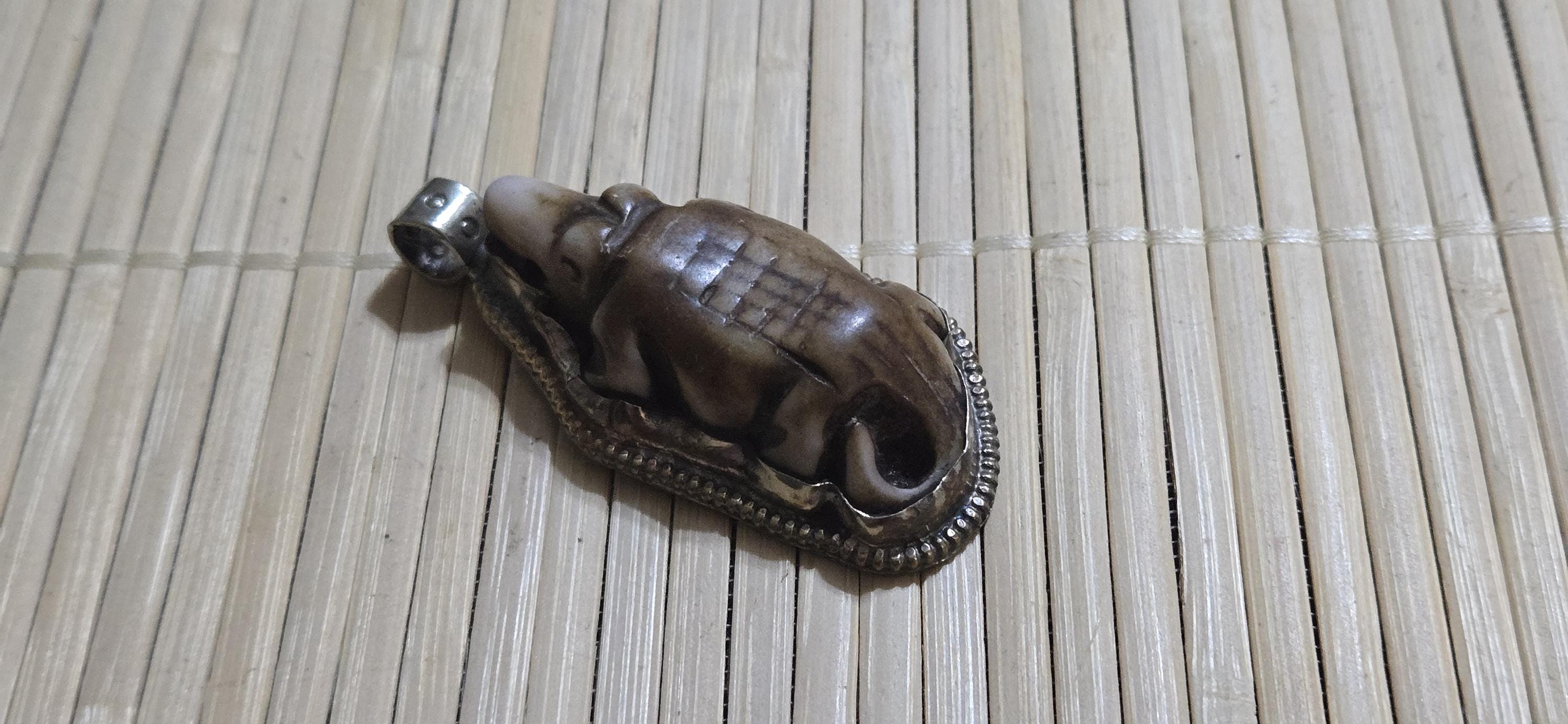 Tibetan Nepal Crocodile alligator Pendant carved recycled cattle Bone | Floral design Backside | Spiritual Nature Symbol PM004J