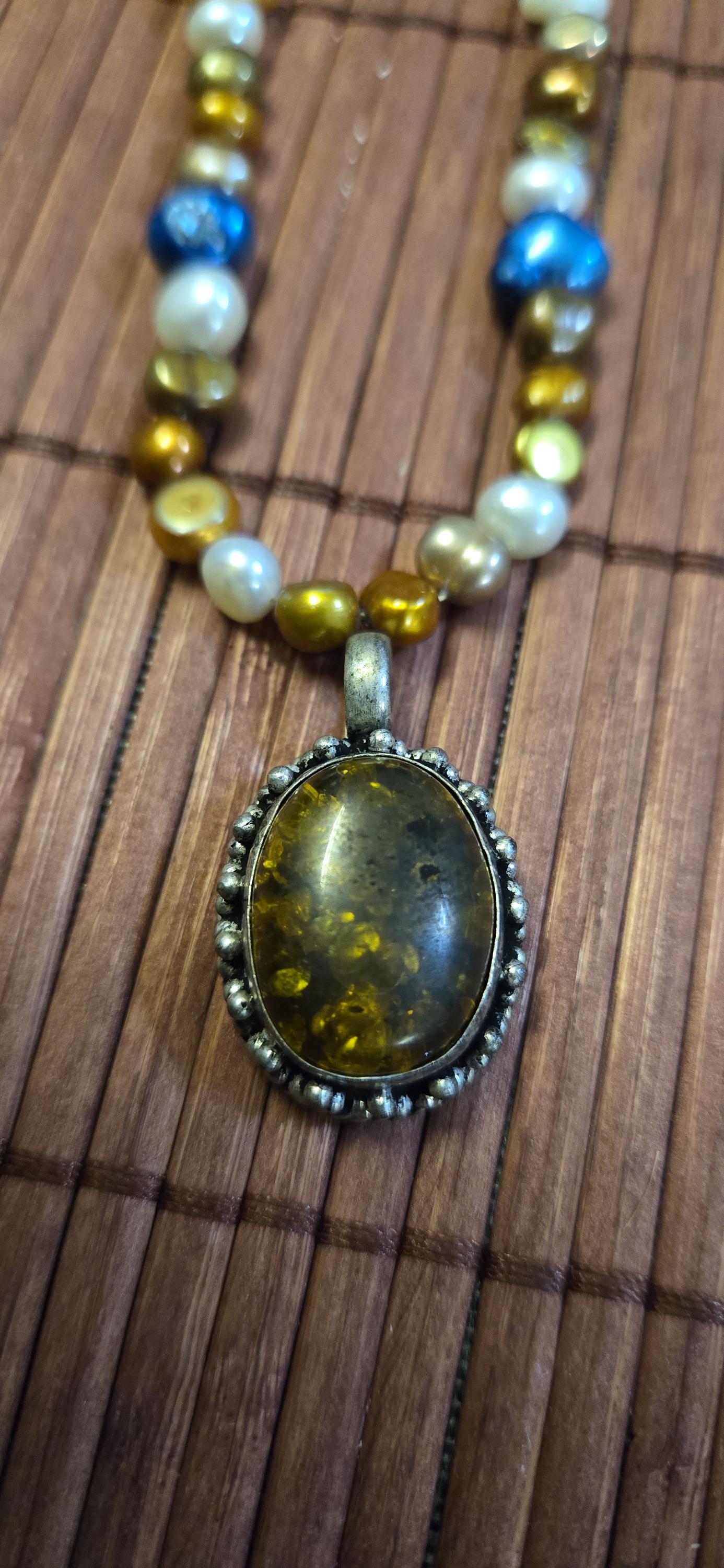 Honey yellow crackle resin Pendant | Tibetan Nepal resin Amulet jewelry making | PM439F