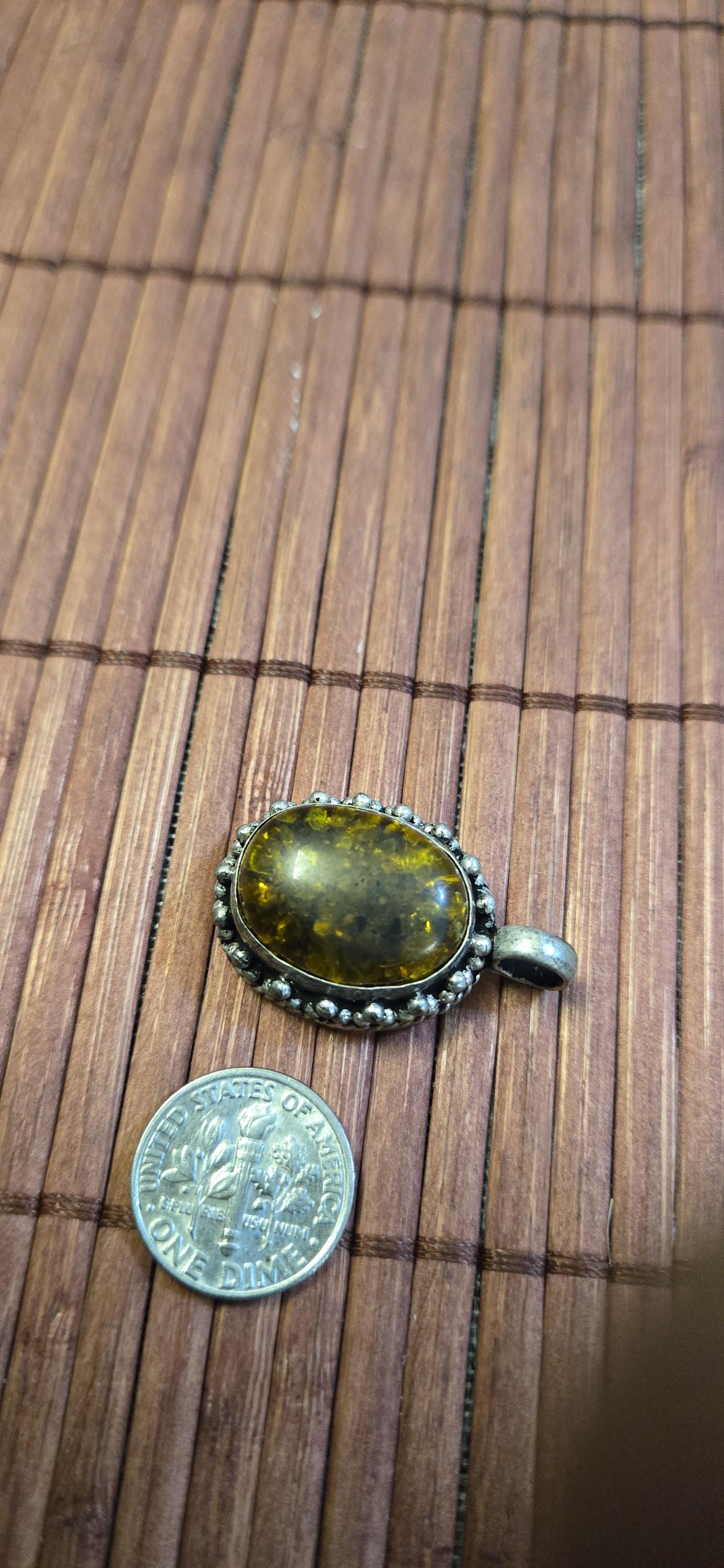 Honey yellow crackle resin Pendant | Tibetan Nepal resin Amulet jewelry making | PM439F
