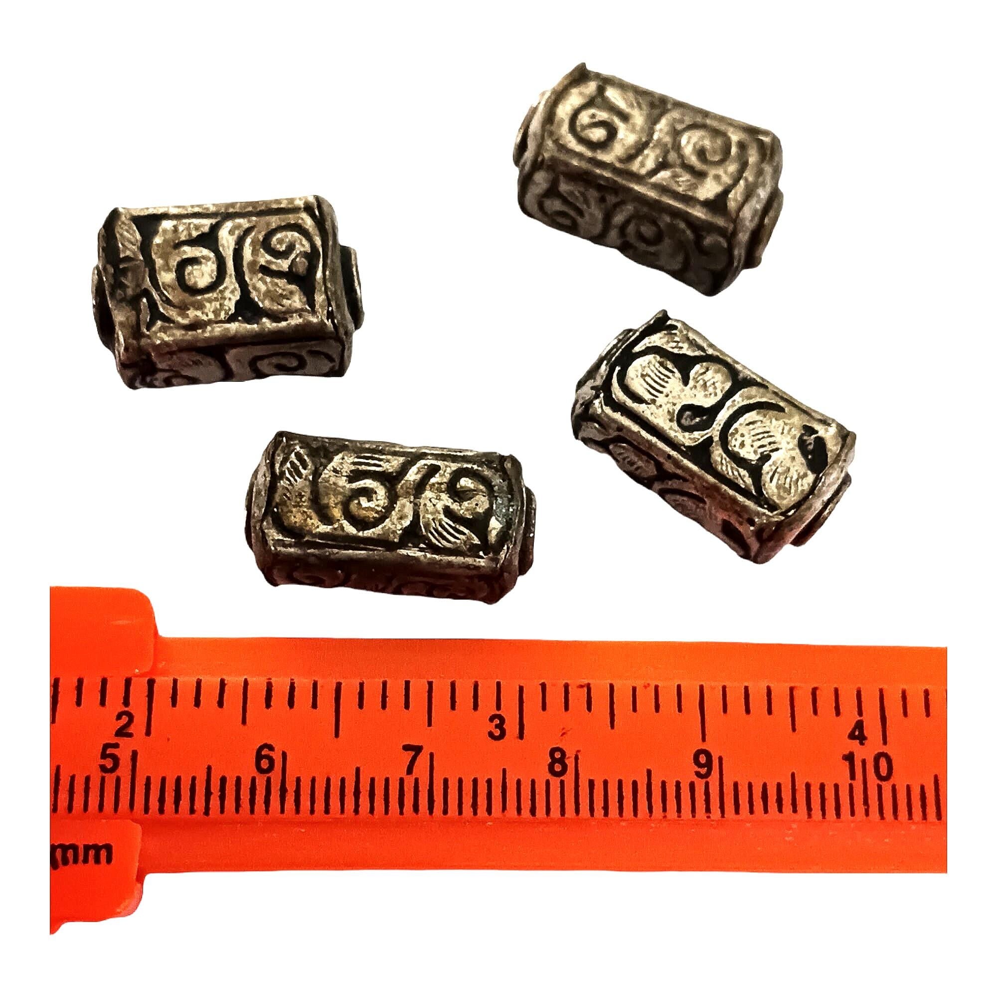 2 Beads - Tibetan antiqued silver finish repousse floral carving rectangle cube shape bead - BD903M