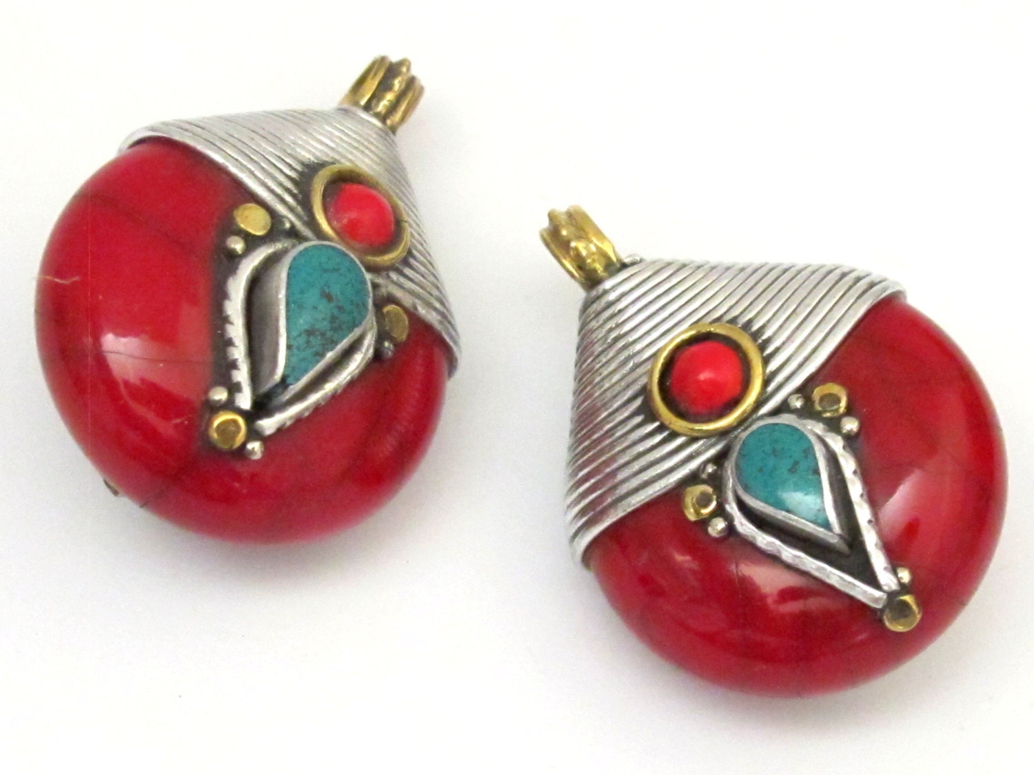 1 Pendant - Reversible Tibetan silver red crackle resin pendant with coiled wire bail design - PM261