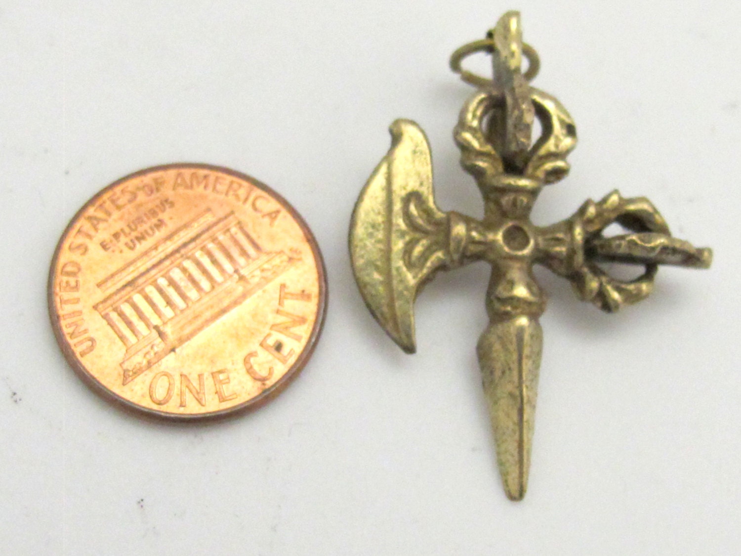 1 Pendant - Small size Ethnic Phurba Vajra dagger pendant from Nepal - CP065