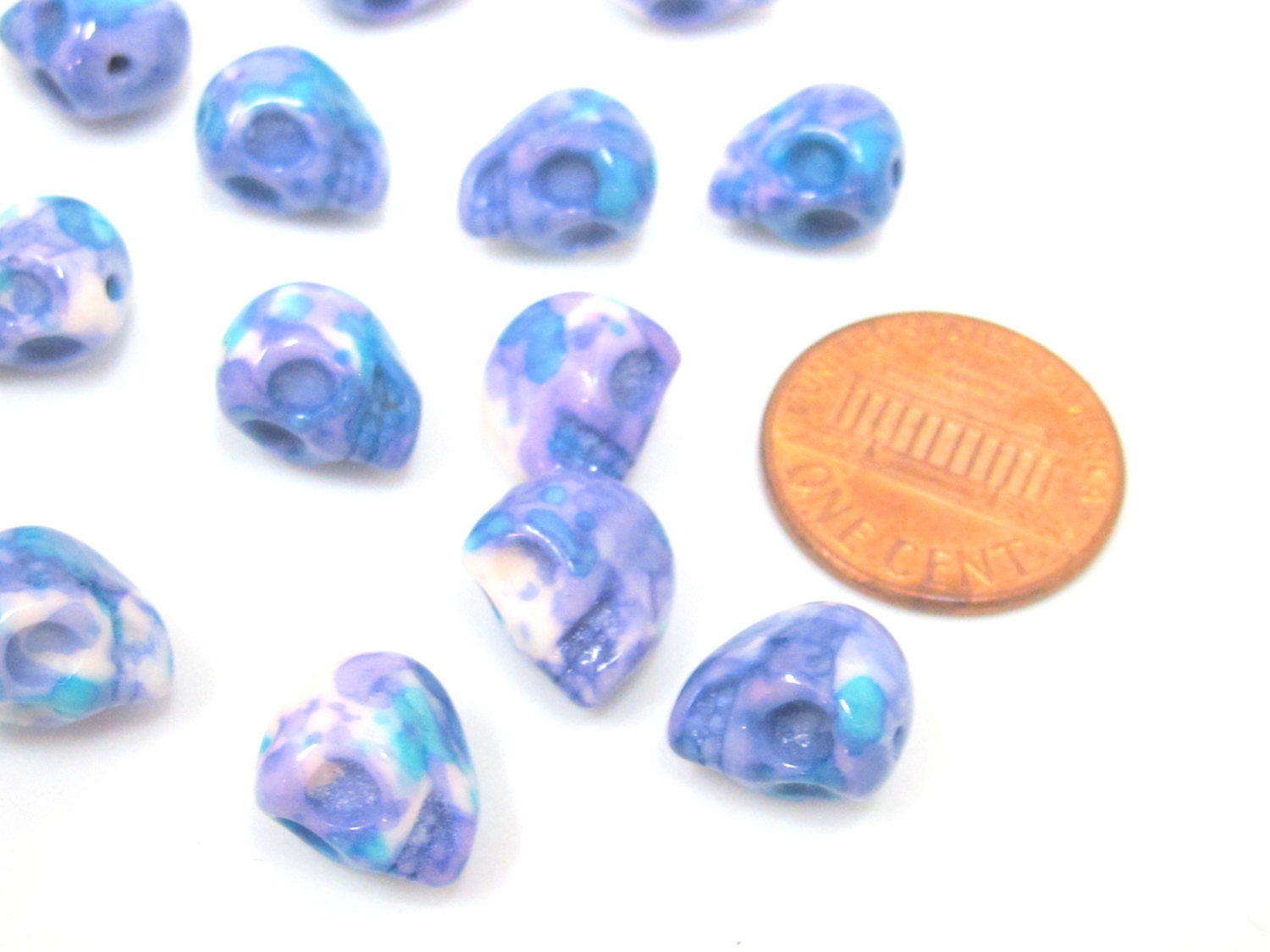 4 Beads - Purple color dyed jade small skull beads - GM373A