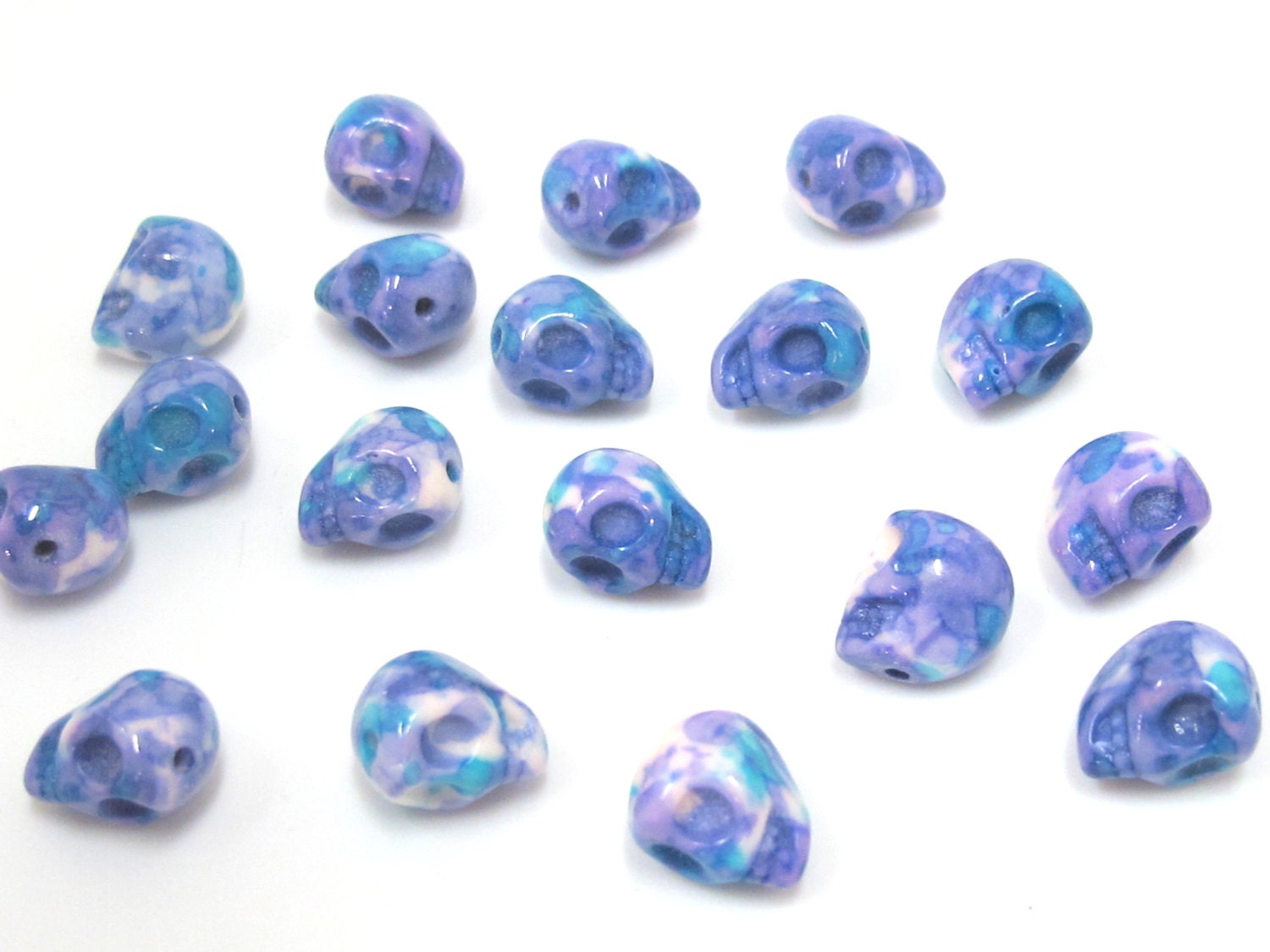 4 Beads - Purple color dyed jade small skull beads - GM373A