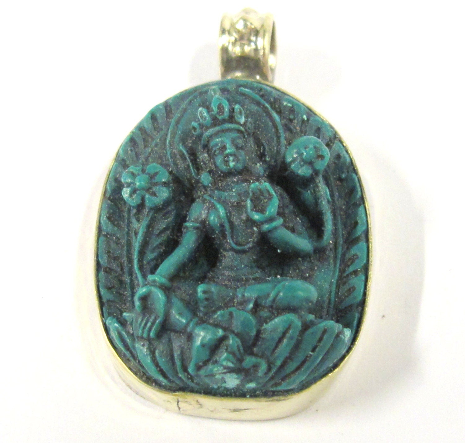 1 Pendant - Oval shape Tibetan Green Tara pendant from Nepal - PS014