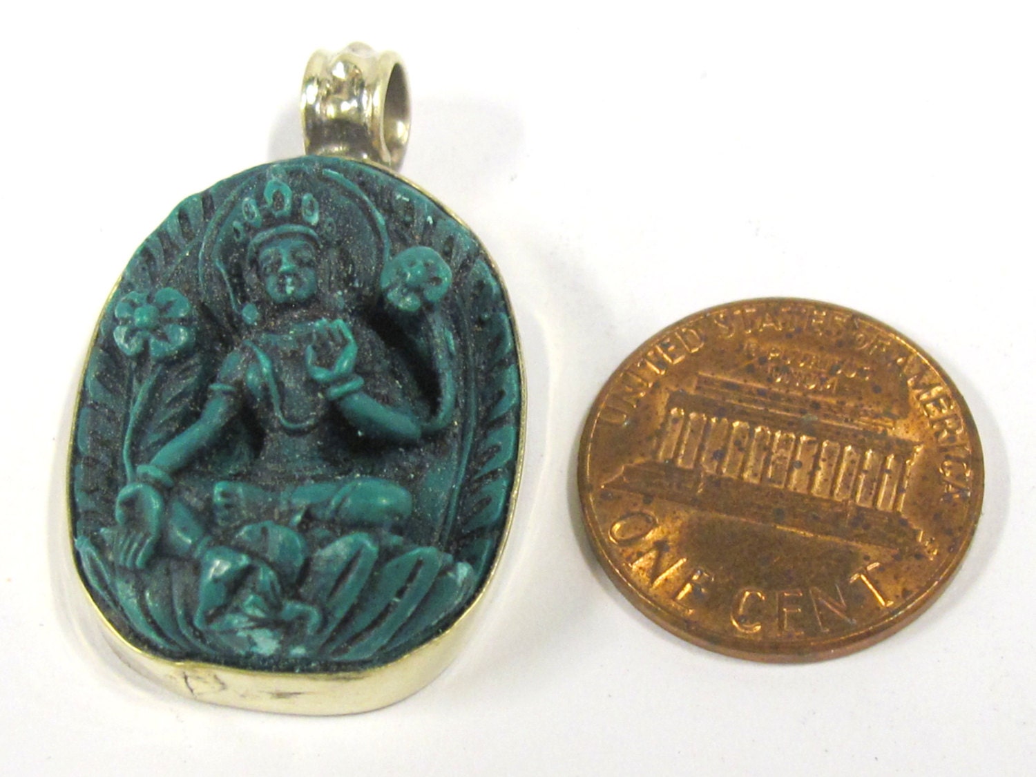 1 Pendant - Oval shape Tibetan Green Tara pendant from Nepal - PS014