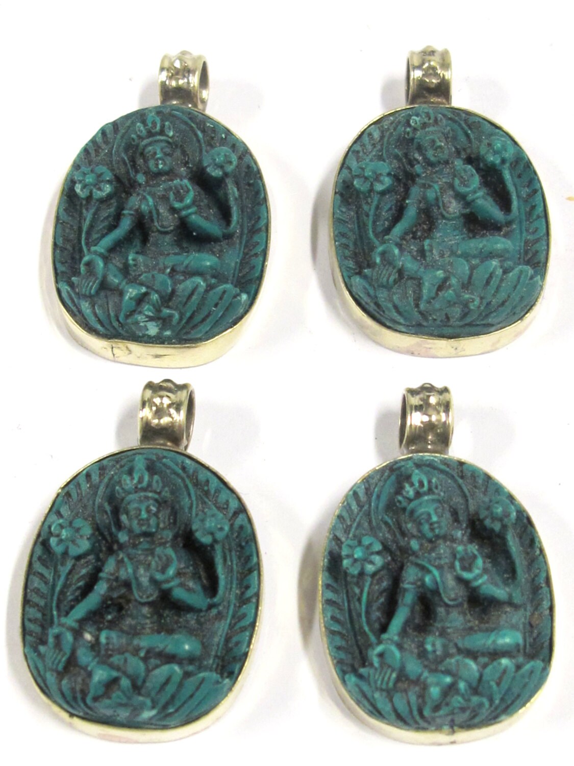 1 Pendant - Oval shape Tibetan Green Tara pendant from Nepal - PS014