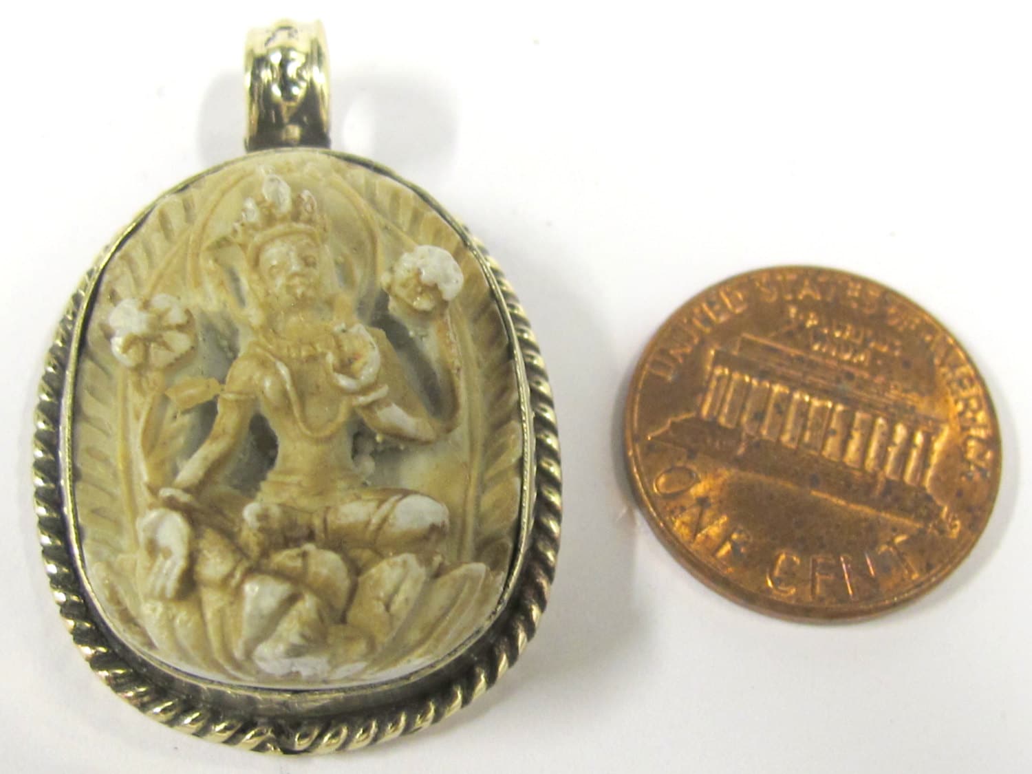 1 Pendant - Oval shape Tibetan white color Tara pendant from Nepal - PS016