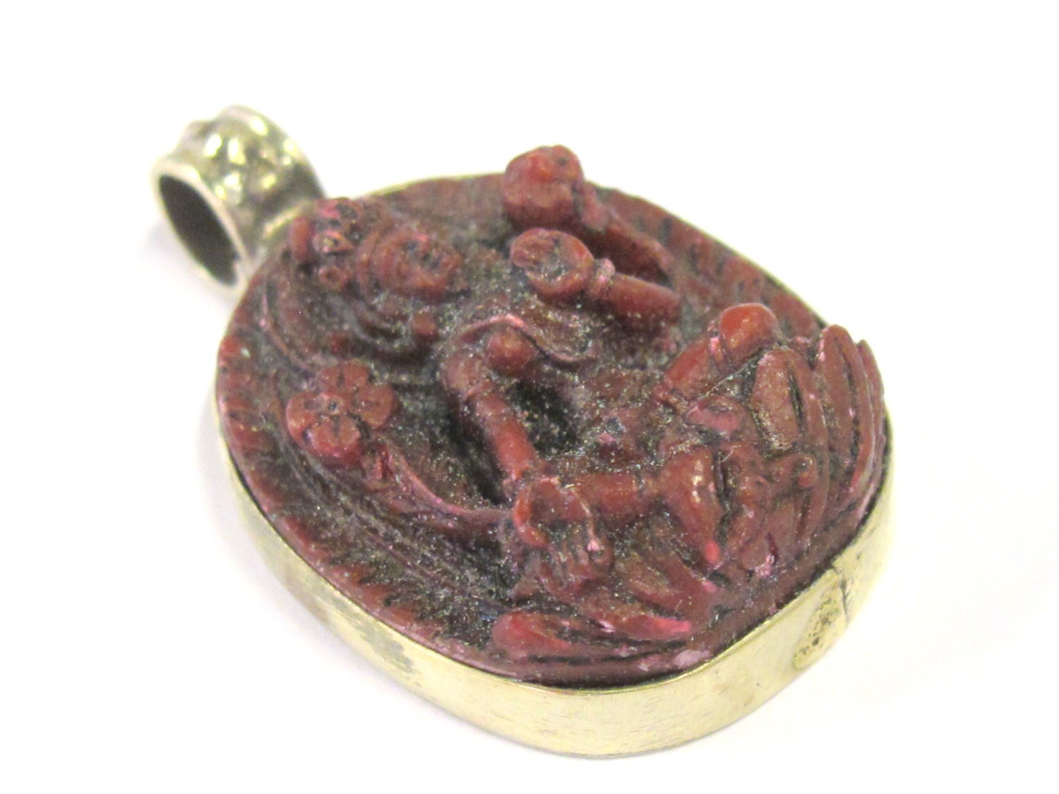 1 Pendant - Oval shape Tibetan Red Tara pendant from Nepal - PS018