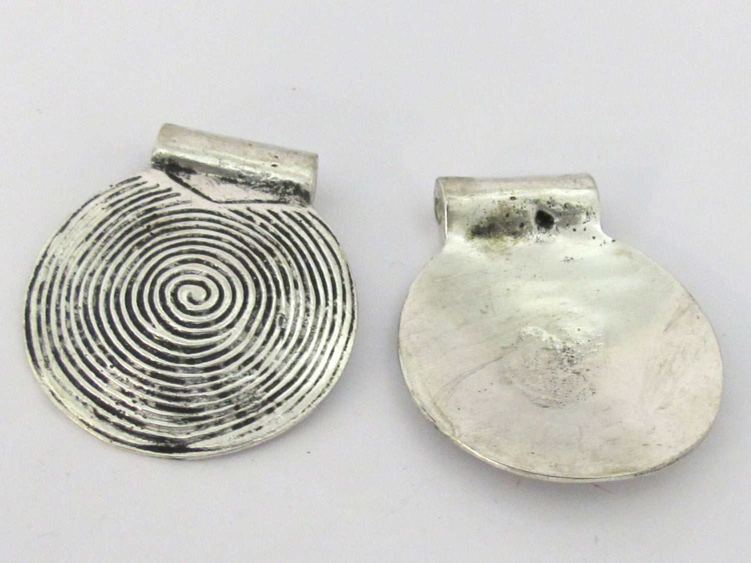 1 Pendant - Tibetan silver spiral symbol tribal shield pendant 46 mm - CP106