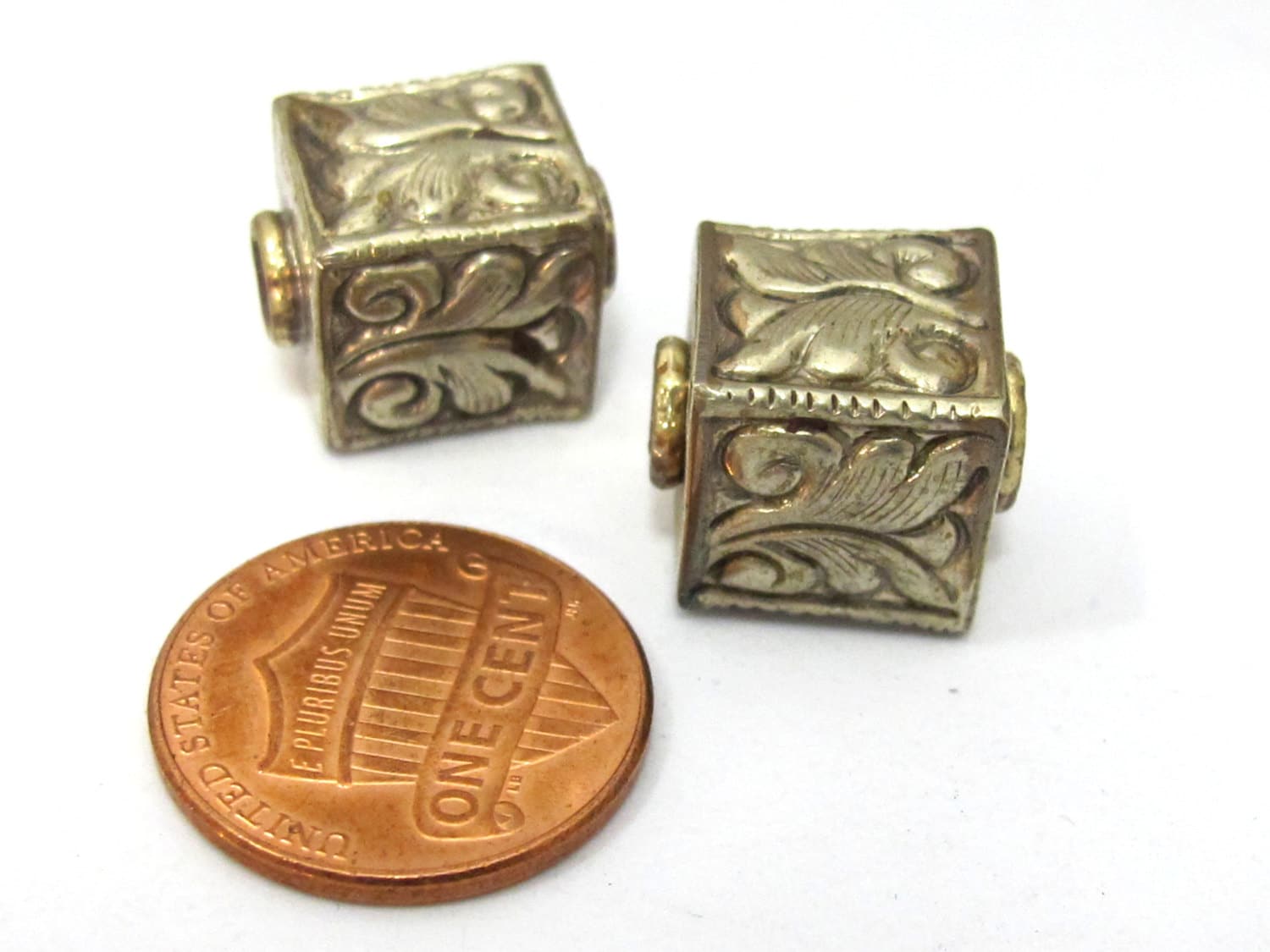 1 BEAD - Tibetan silver repousse floral leaf carving cube shape bead - BD901A