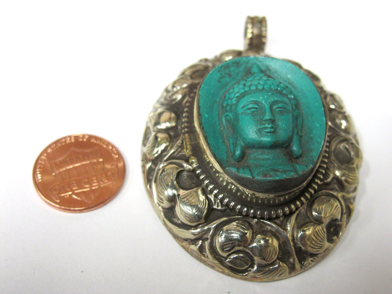 Tibetan silver Green Buddha pendant with floral design carving - PM272AC