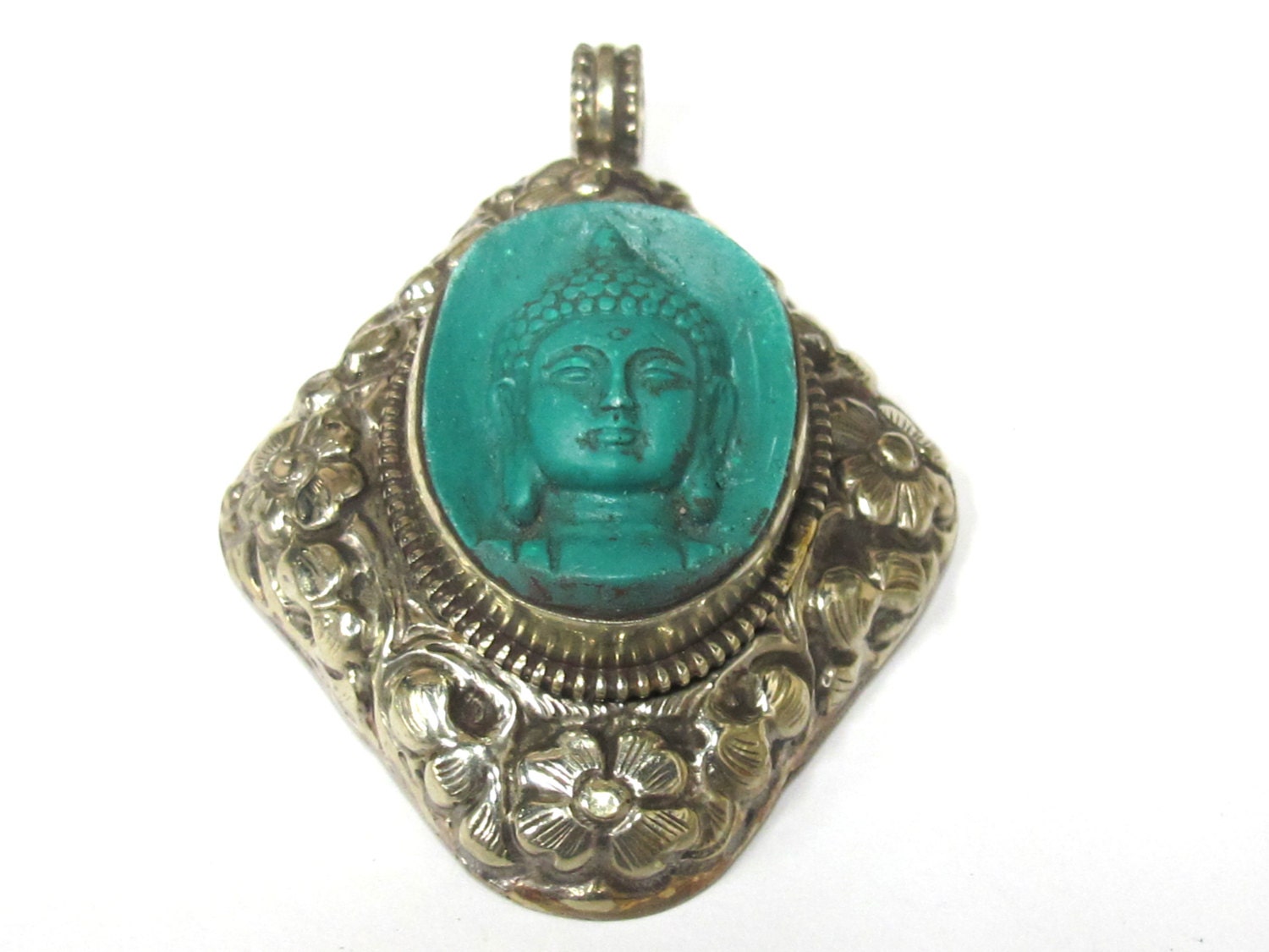 Tibetan silver Green Buddha pendant with flower design - PM272AD