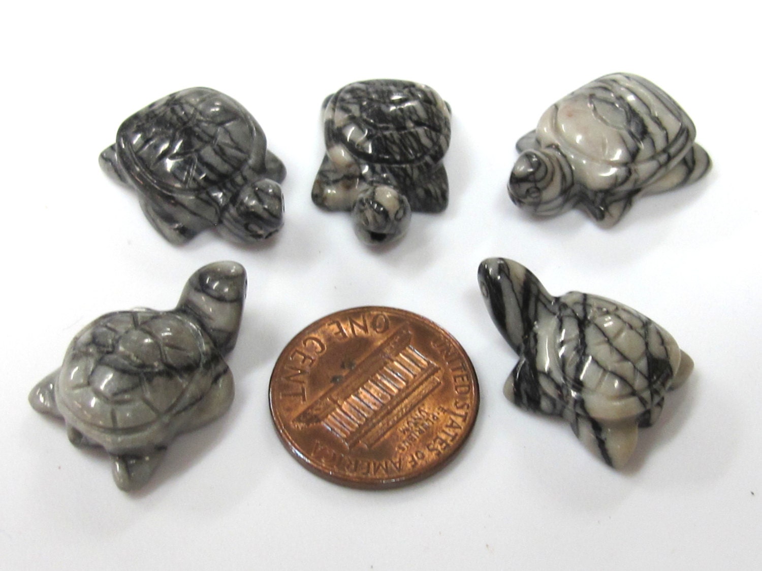 2 beads - Carved Turtle charm beads Jasper gemstone beads - GM403