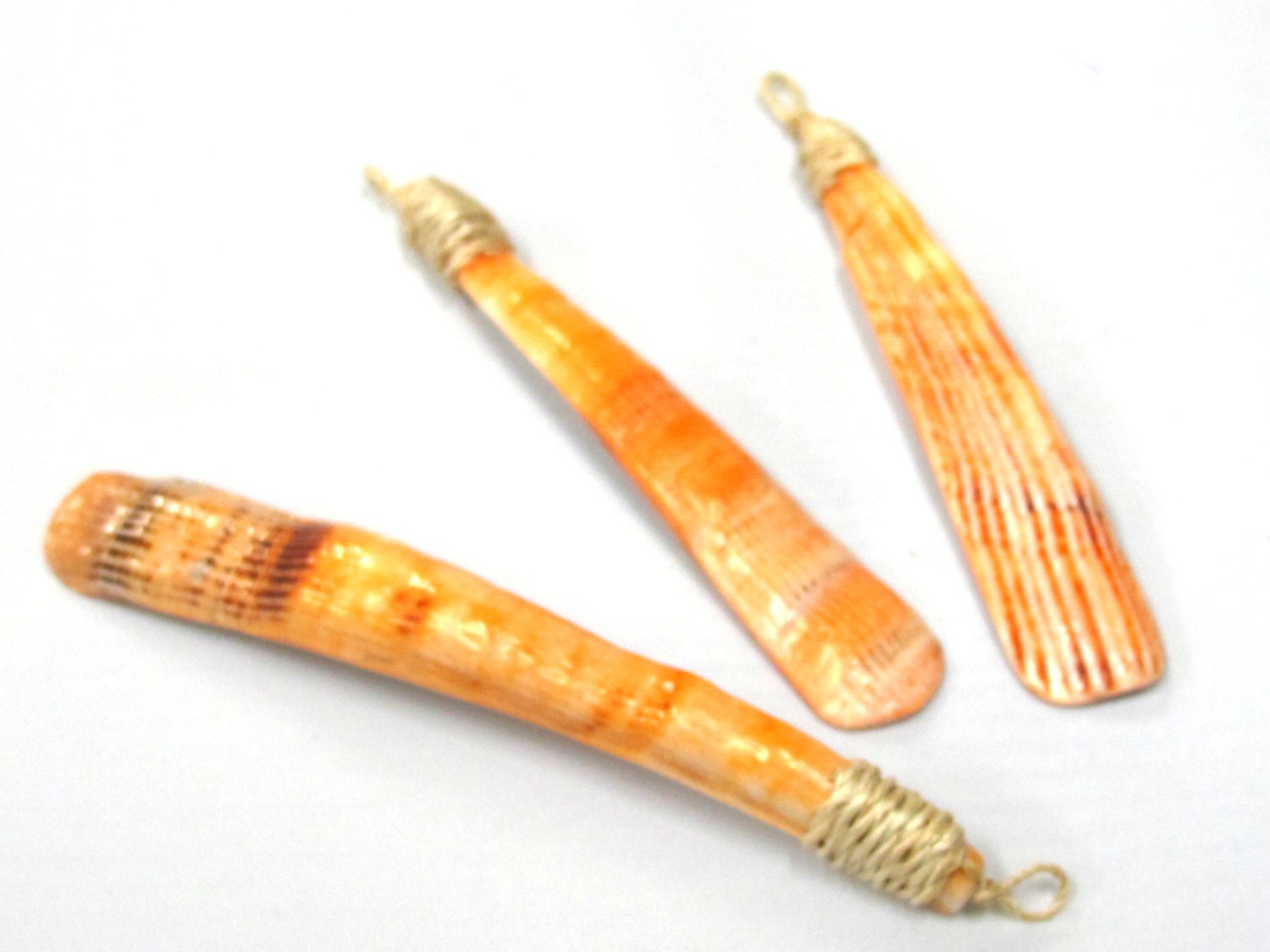 1 pendant - Long Sliced Cut shell orange color tribal pendant - SP055