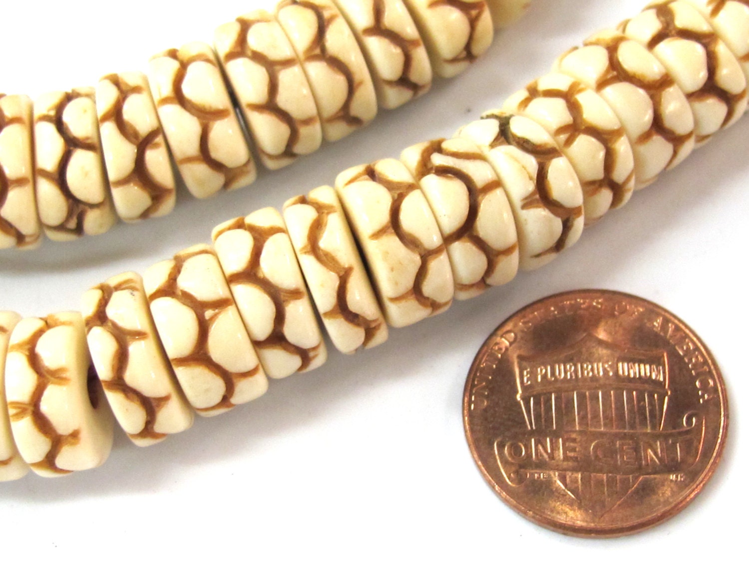 10 beads - 12 mm size cream color tribal animal print design flat disc cattle bone beads - ML080A