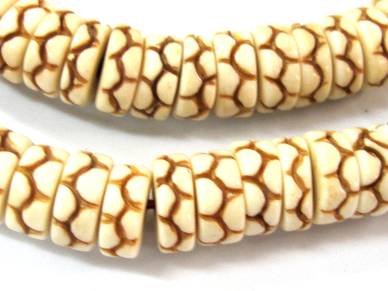10 beads - 12 mm size cream color tribal animal print design flat disc cattle bone beads - ML080A