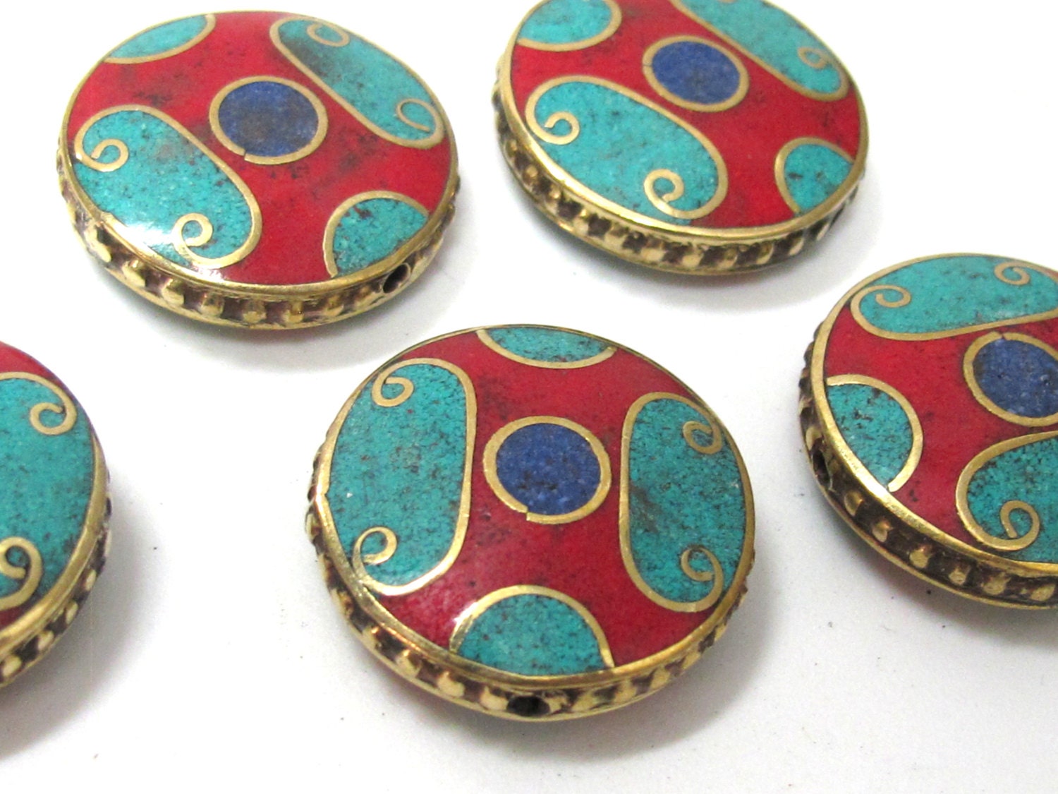 1 BEAD - Beautiful round disc tibetan brass bead with turquoise coral lapis inlay 24 mm - BD932