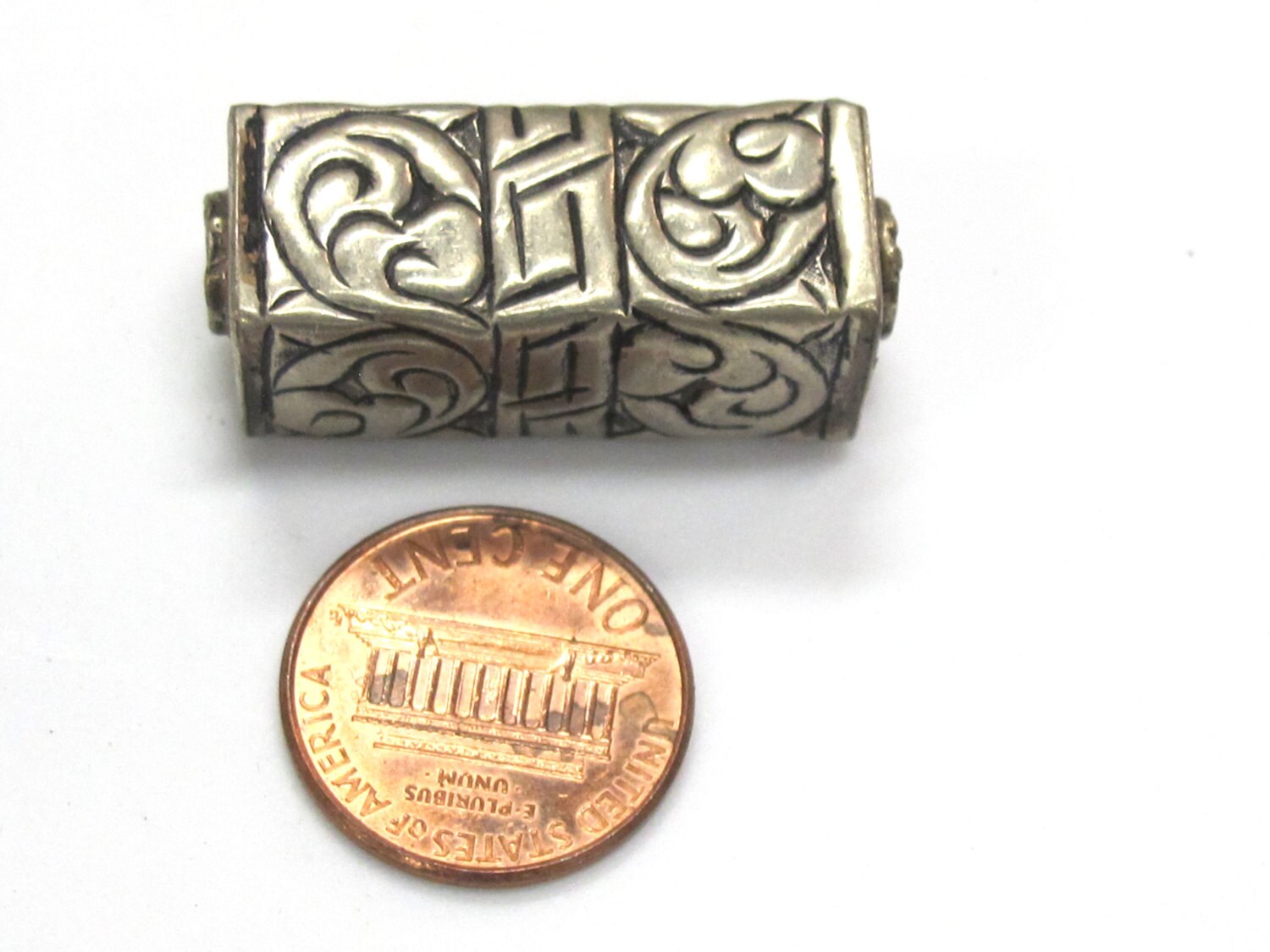 1 Beads - Large Tibetan silver floral carving rectangle cube shape bead - BD935B