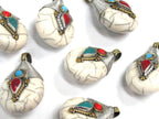 1 Pendant - Reversible Tibetan silver white crackle resin pendant with coiled wire bail design turquoise inlay - PM528