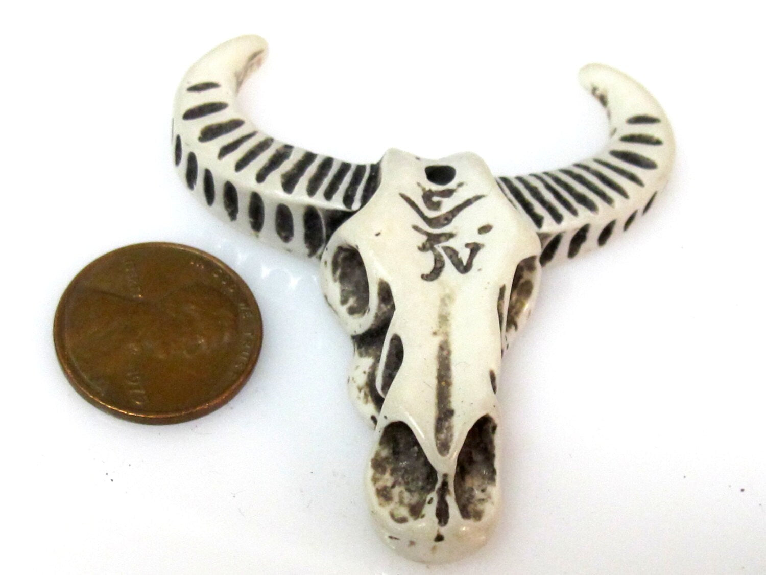 1 Pendant - Large cattle skull head double horn design resin pendant - PB111