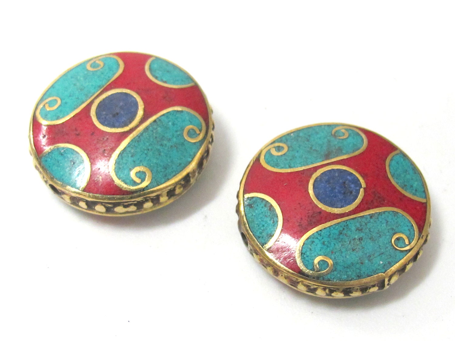 1 BEAD - Beautiful round disc tibetan brass bead with turquoise coral lapis inlay 24 mm - BD932