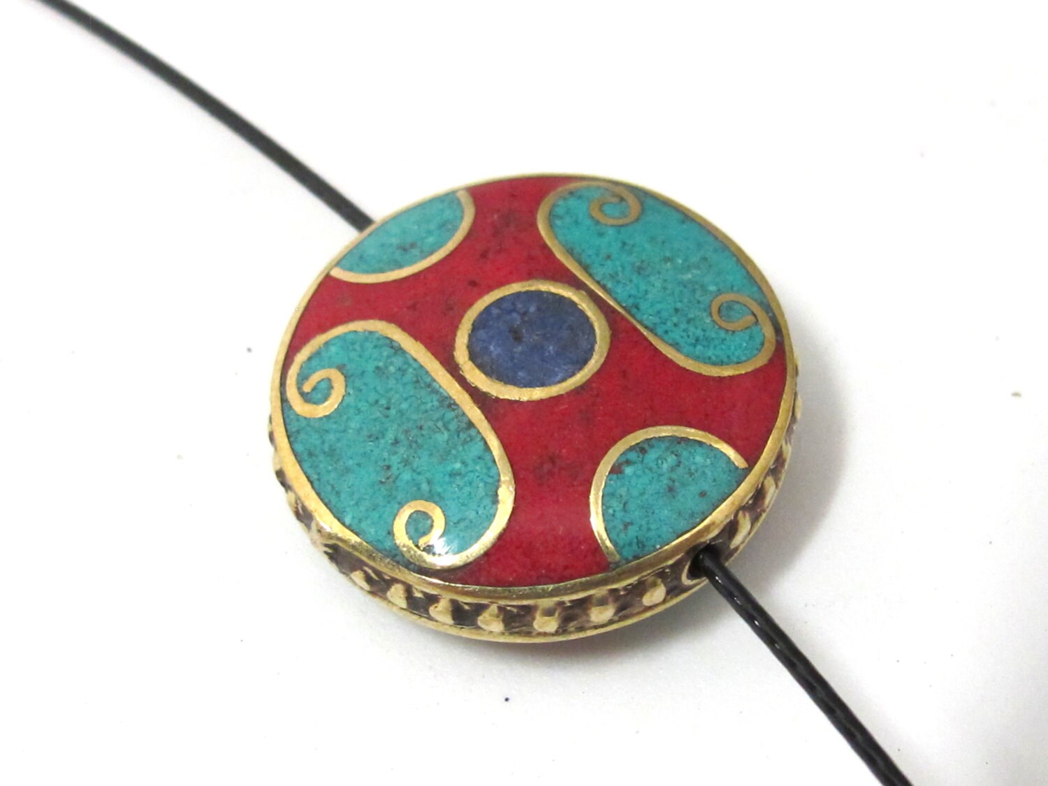 1 BEAD - Beautiful round disc tibetan brass bead with turquoise coral lapis inlay 24 mm - BD932