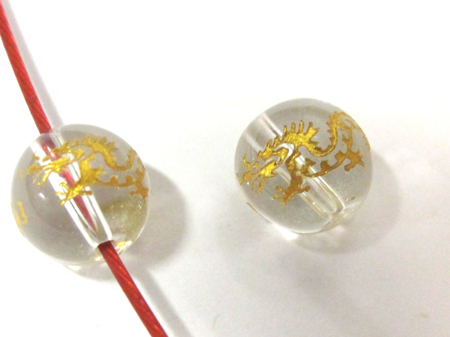2 BEADS - Quartz gemstone beads with gold color Dragon painting - 10mm - GM358G