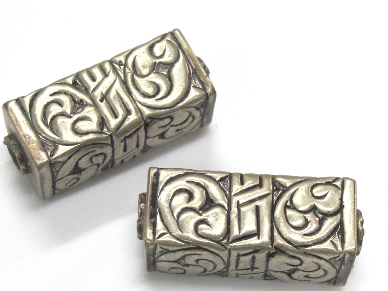 1 Beads - Large Tibetan silver floral carving rectangle cube shape bead - BD935B